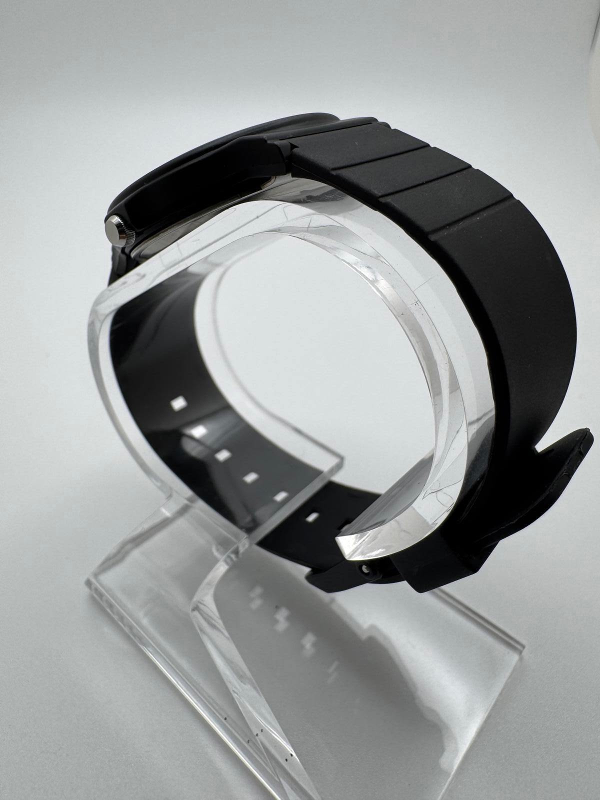 Casio Quartz Black Gold Vintage Watch 33mm Fresh Battery