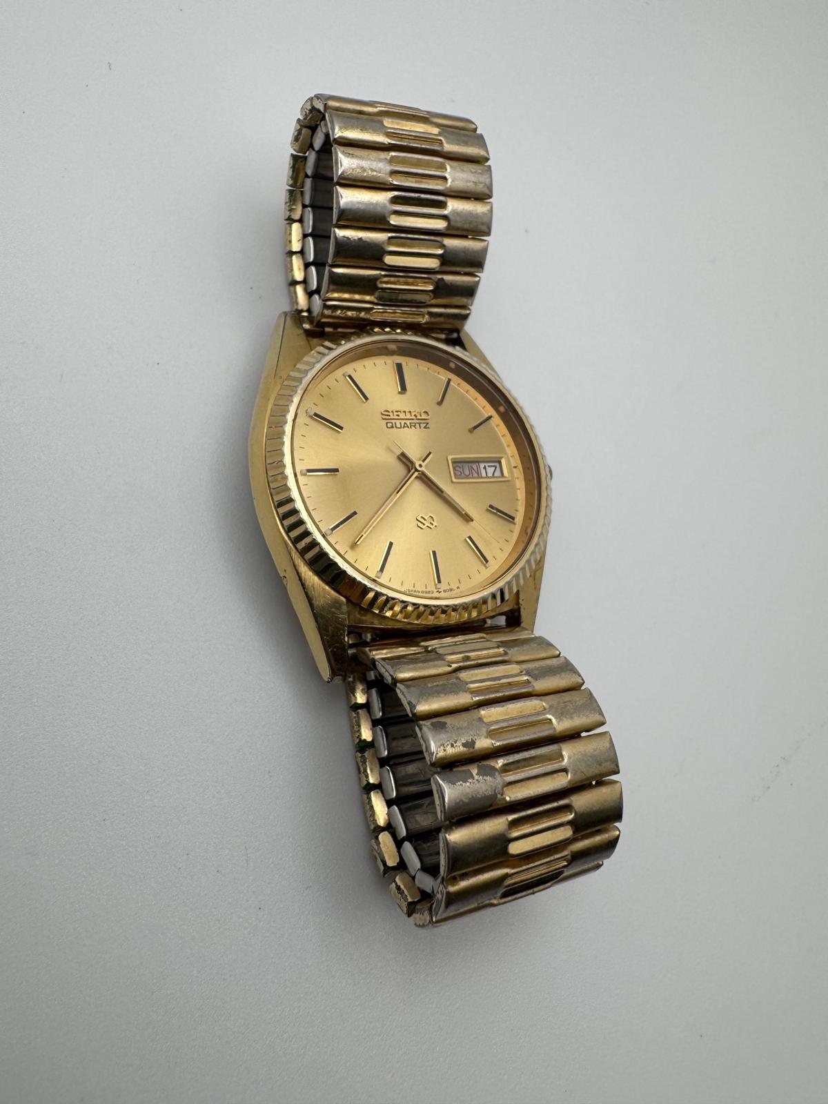 Vintage Seiko Quartz Men’s Watch – Gold Tone, Day/Date, 34mm (1970s–1980s Era)