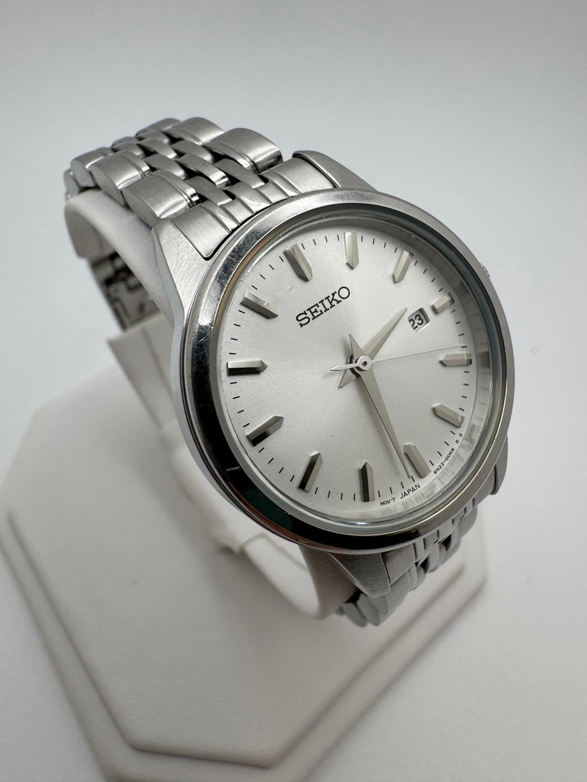 Vintage Seiko Women’s Stainless Steel Watch 28mm Silver Dial Date Japan Quartz