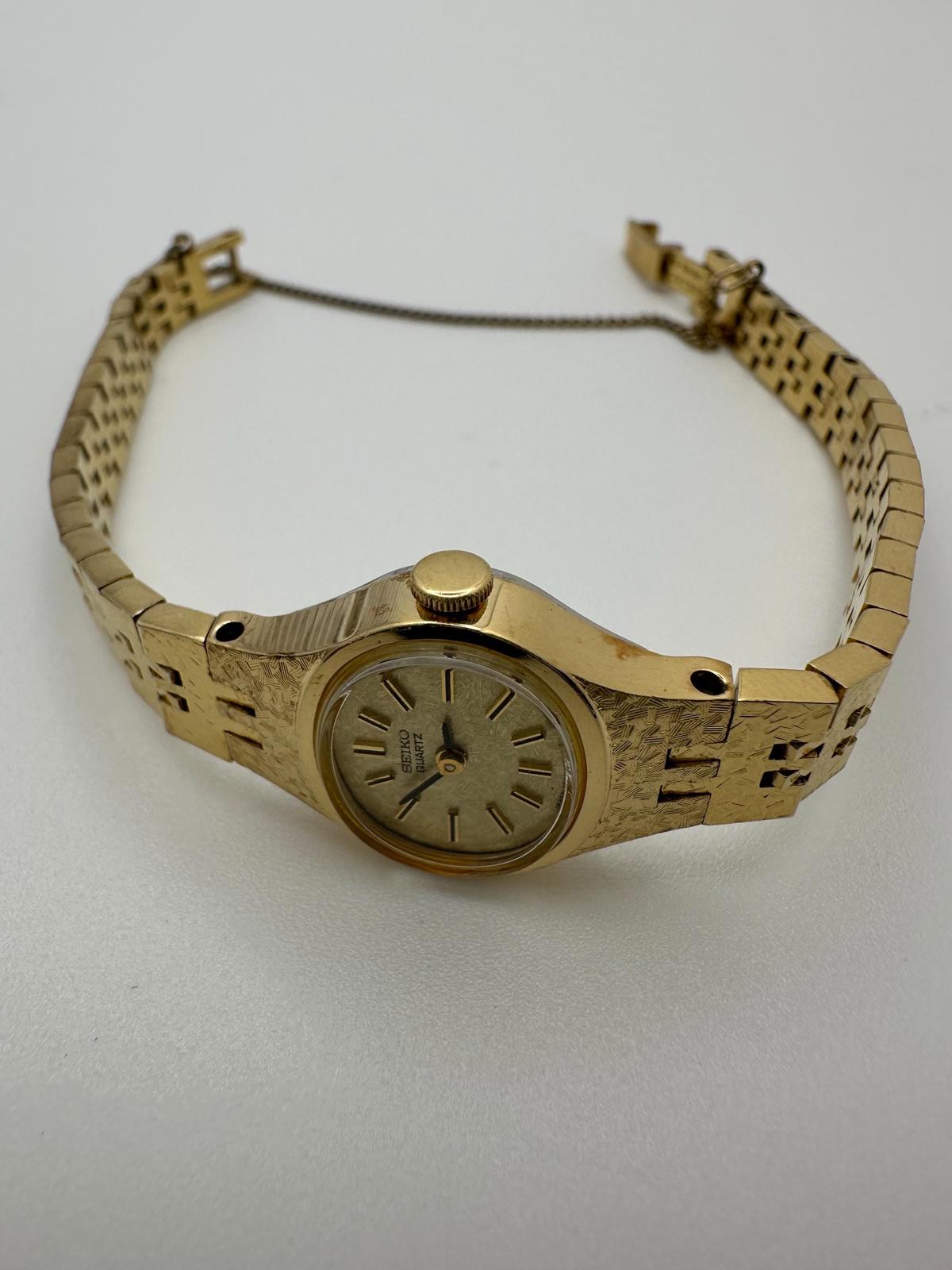 Vintage Seiko Quartz 1400-7389 Gold-Tone Textured Bracelet Watch – 1980s