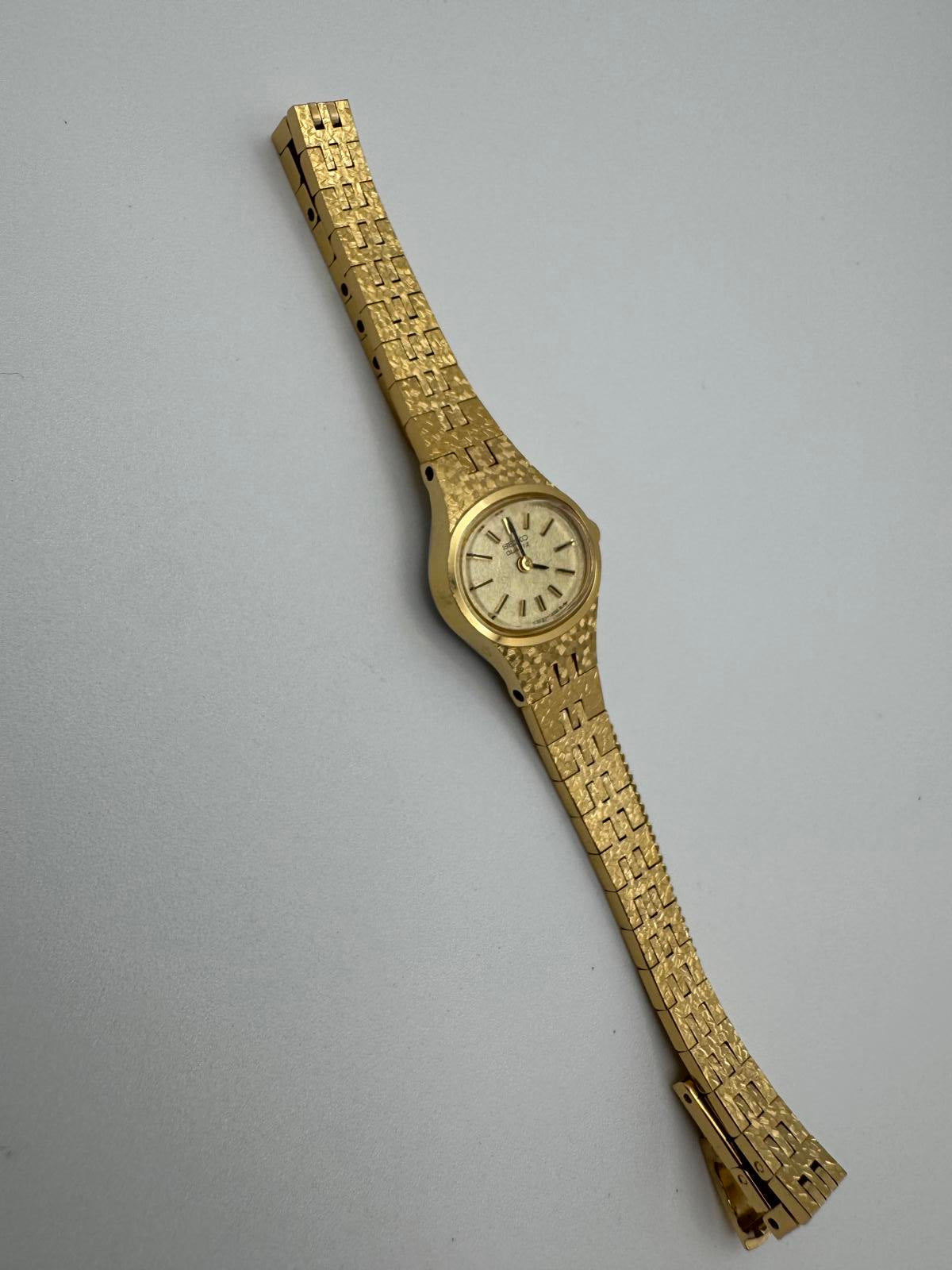 Vintage Seiko Quartz Women’s Watch – 17mm Gold Tone Bracelet