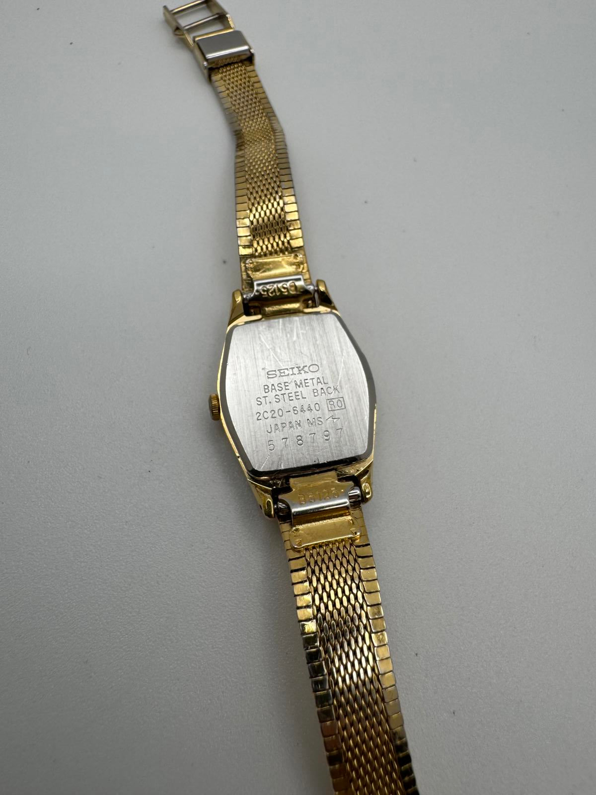 Vintage Seiko Quartz Gold-Tone Women’s Watch 18mm Case Fresh Battery