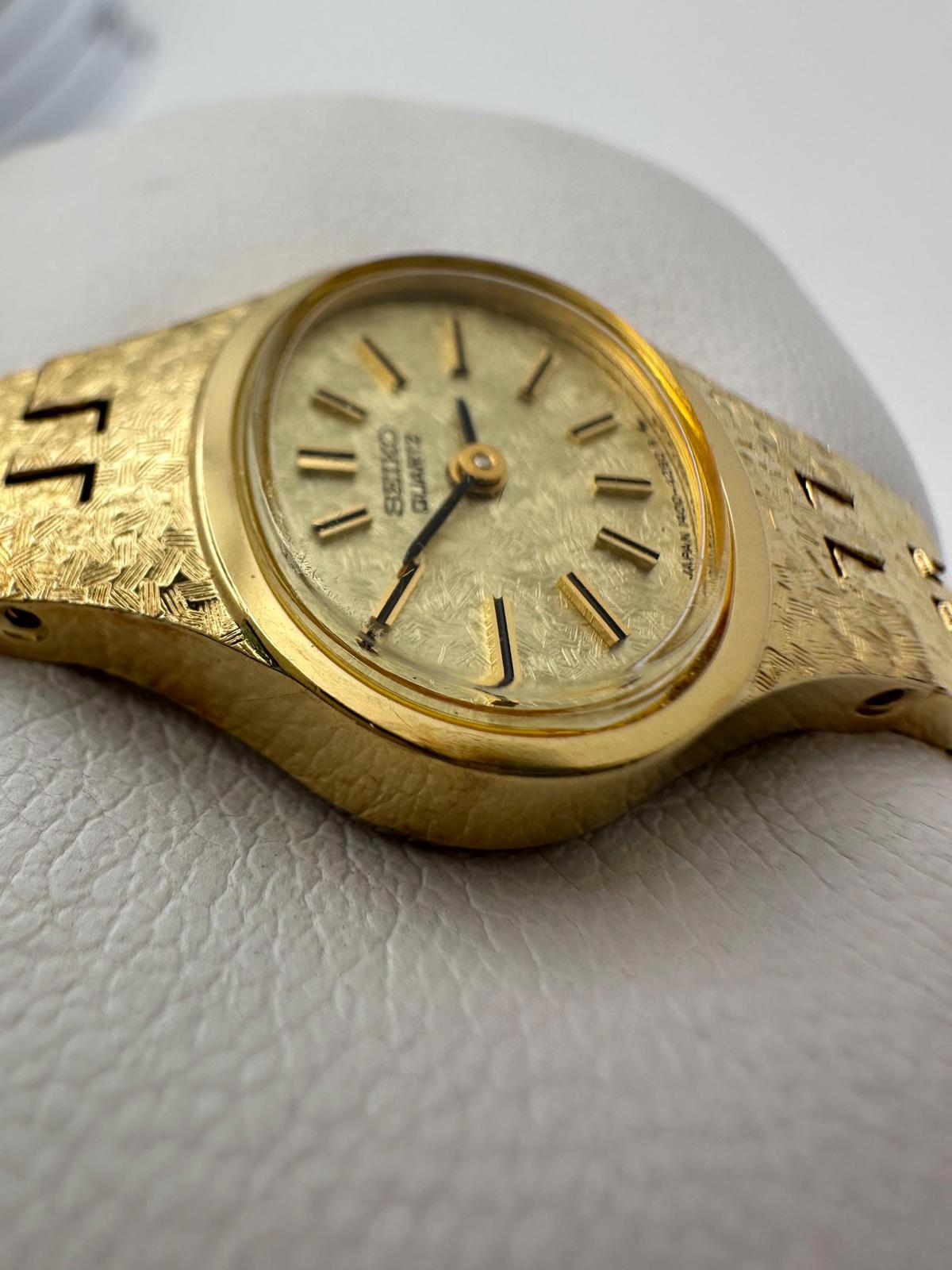 Vintage Seiko Quartz 1400-7389 Gold-Tone Textured Bracelet Watch – 1980s