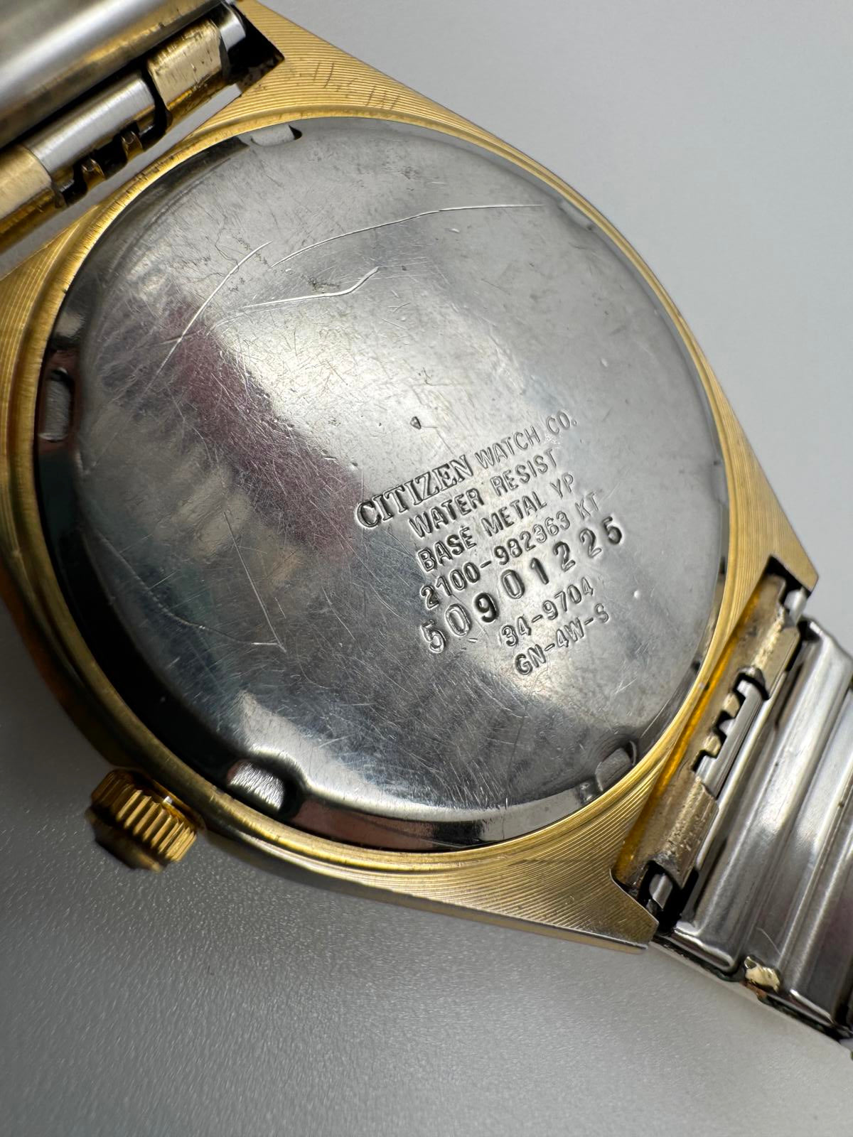 Citizen Quartz Men’s Gold Tone Watch – 35mm Case, Day-Date, Fresh Battery