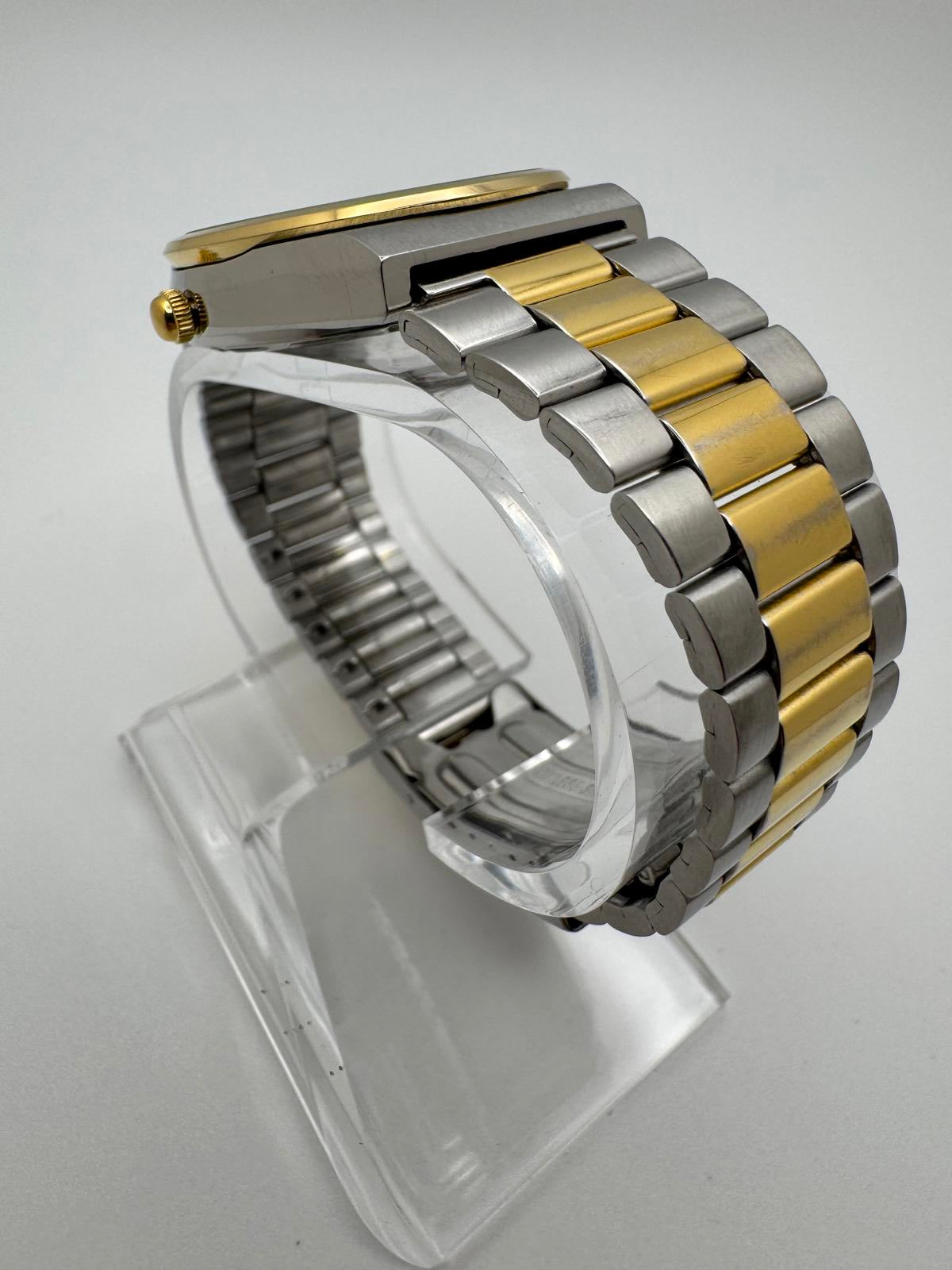 Vintage Citizen Quartz Men’s Watch – 33mm Two-Tone Gold Silver, Day-Date, 1980s