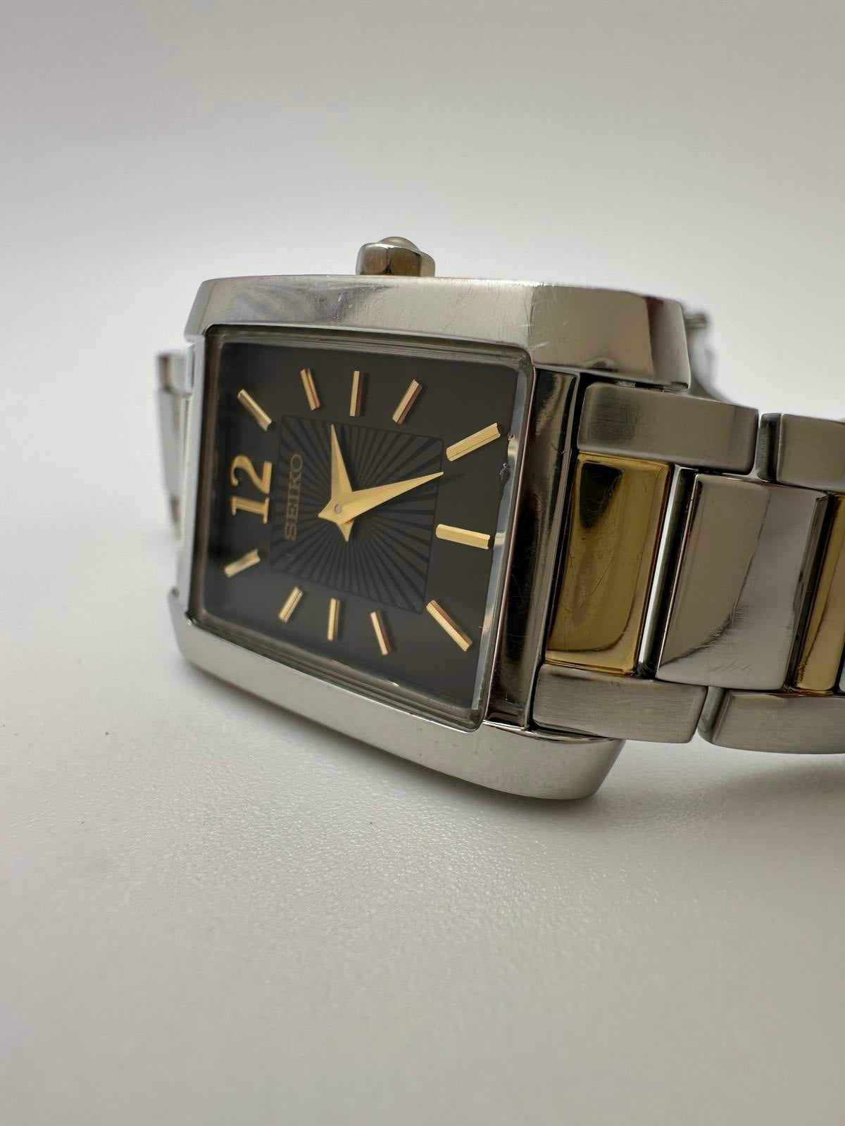 Seiko Two-Tone Tank Quartz Watch – 21mm – Fresh Battery – Black & Gold