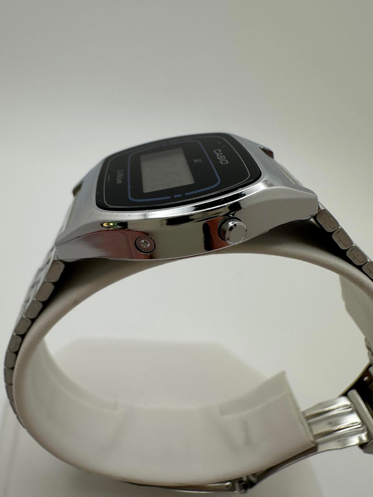 Vintage Casio Digital Watch – 1970/80s Lithium, Stainless Steel Bracelet, Japan