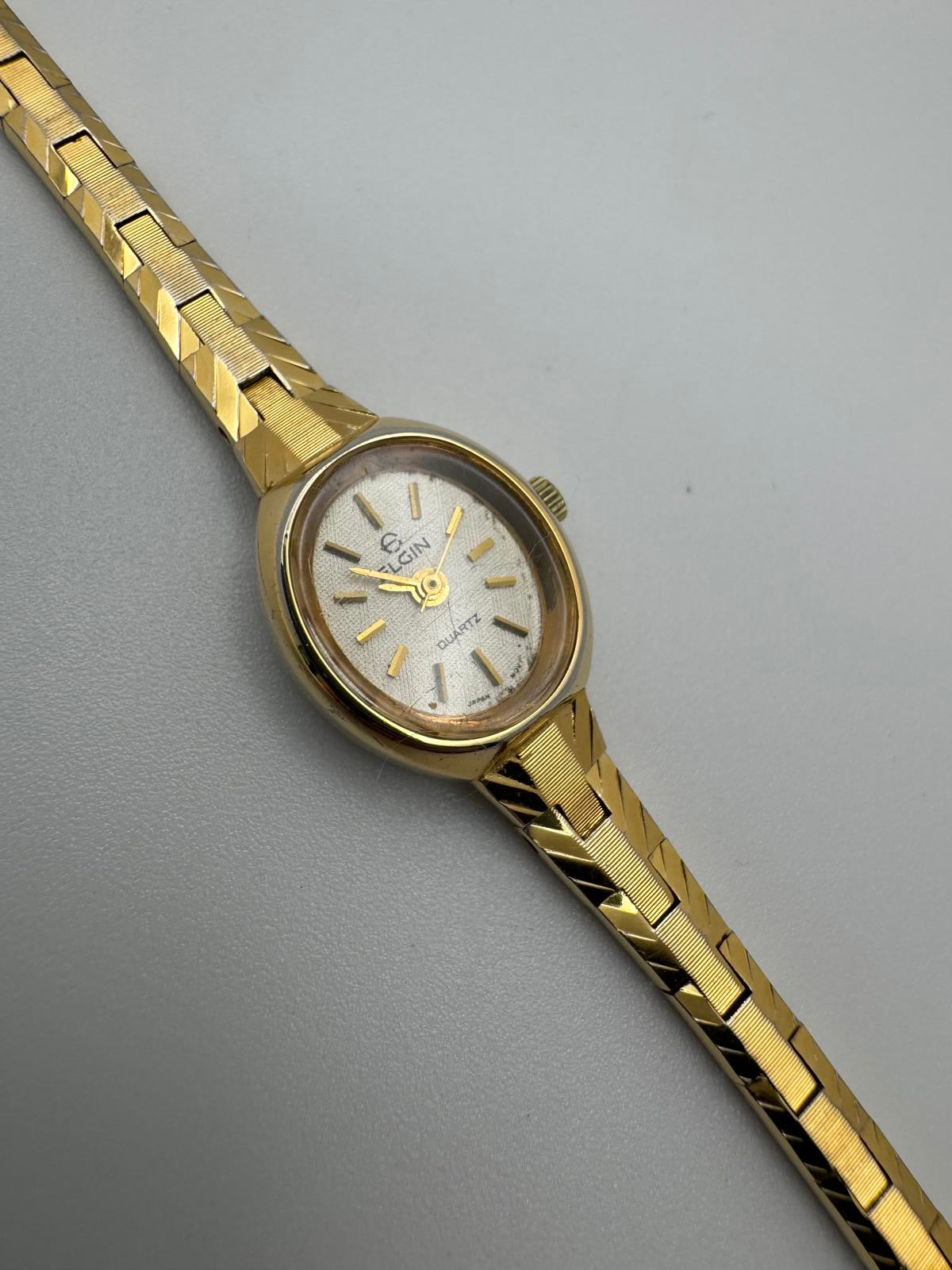 Vintage Elgin Gold Oval Quartz Women’s Watch Japan | 1970s–80s | Clean & Classic