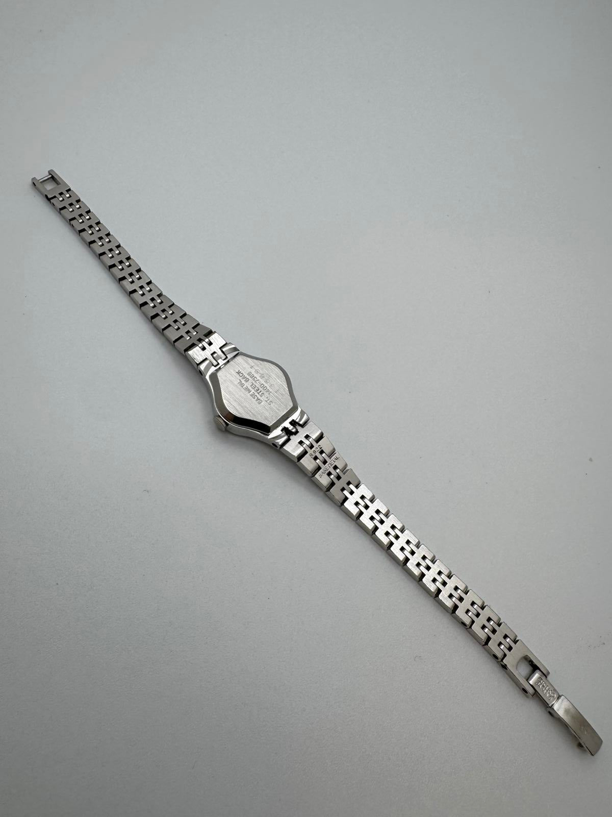 Vintage Seiko Quartz Women’s Watch – Petite 17mm – 1970s/80s Era – Fresh Battery