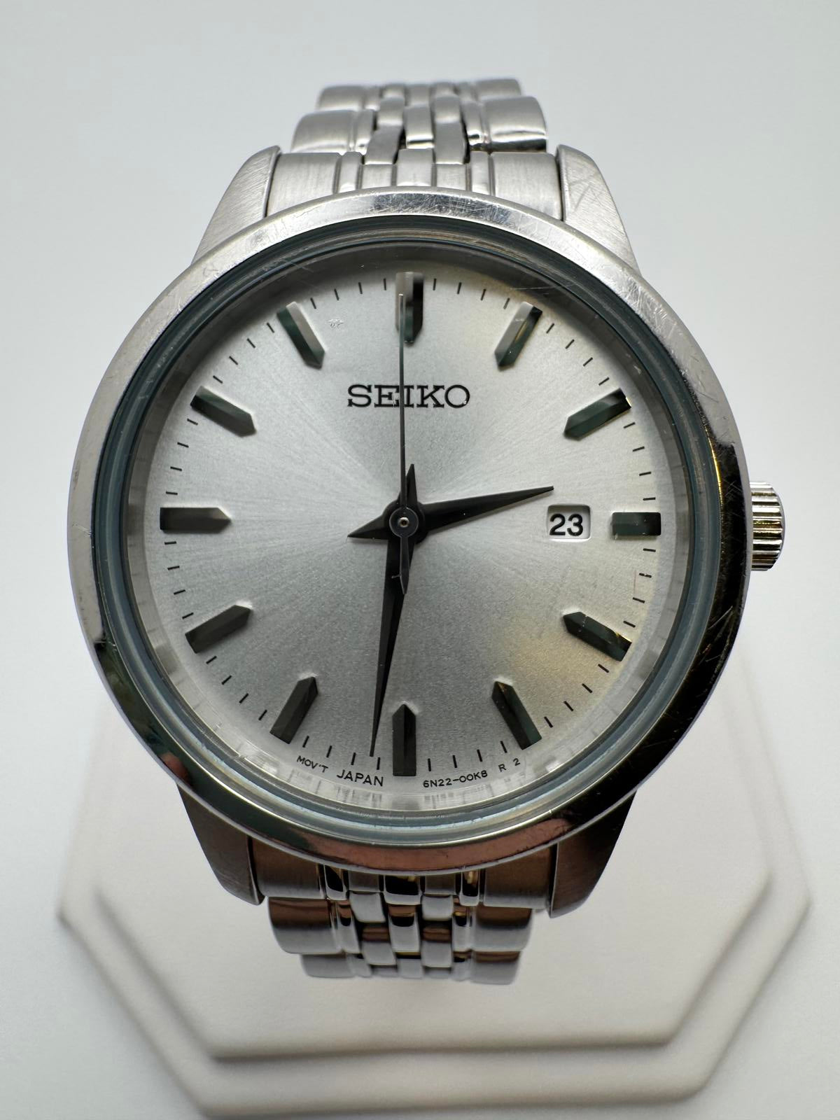 Vintage Seiko Women’s Stainless Steel Watch 28mm Silver Dial Date Japan Quartz