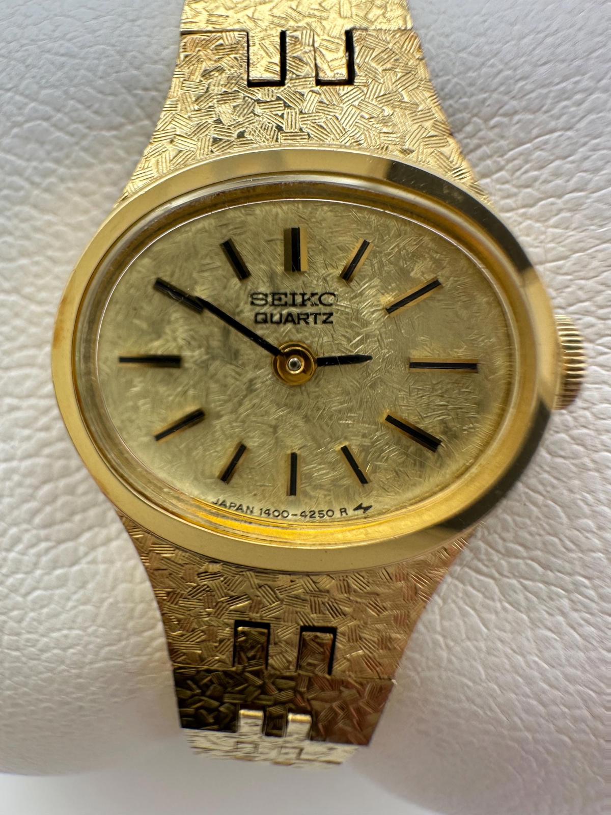 Vintage Seiko Quartz 1400-7389 Gold-Tone Textured Bracelet Watch – 1980s