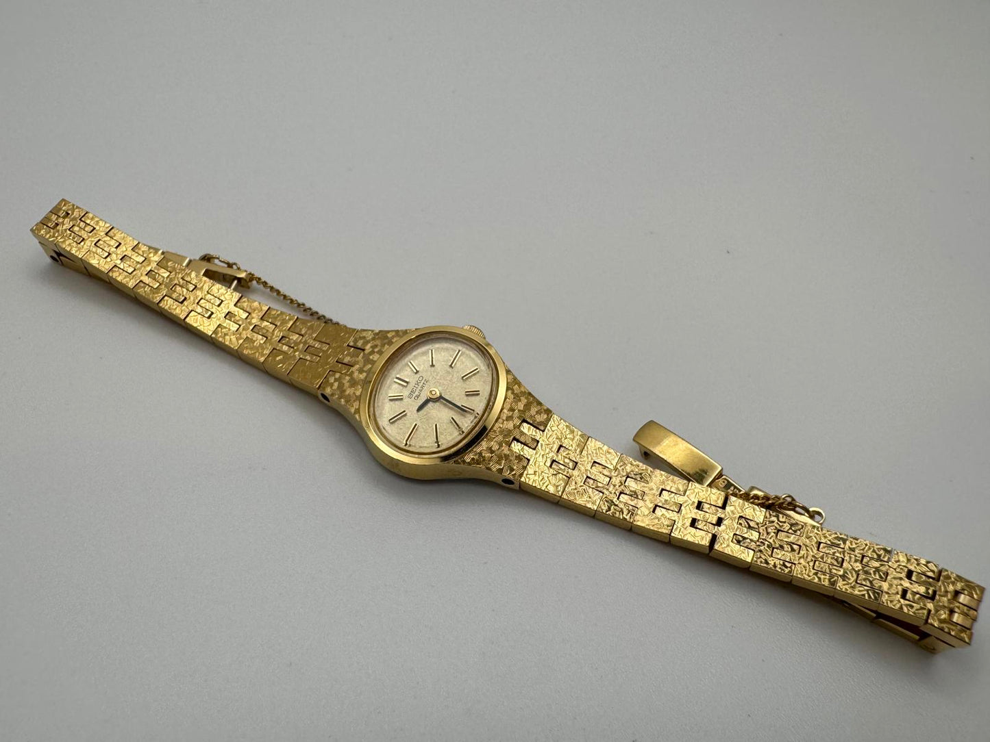 Vintage Seiko Quartz Women’s Watch – 17mm Gold Tone Bracelet