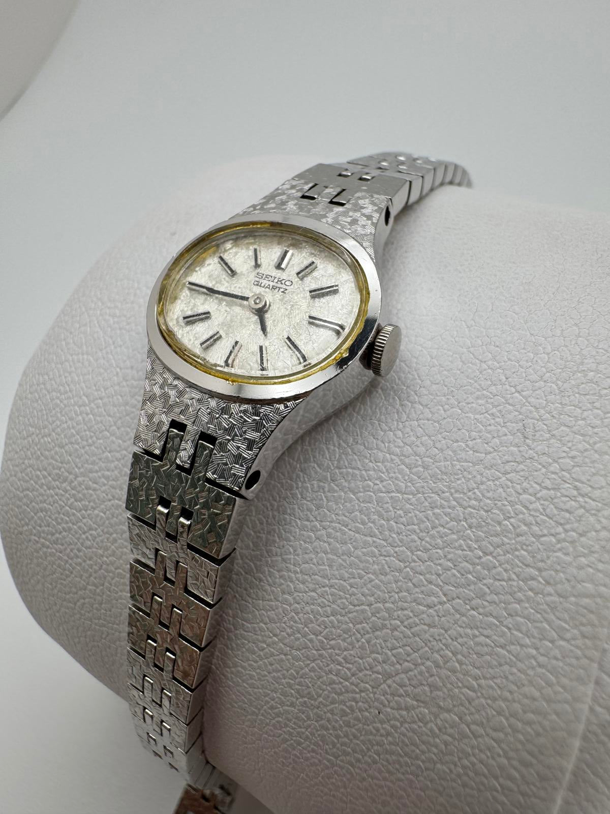 Vintage Seiko Quartz Women’s Watch – Petite 17mm – 1970s/80s Era – Fresh Battery