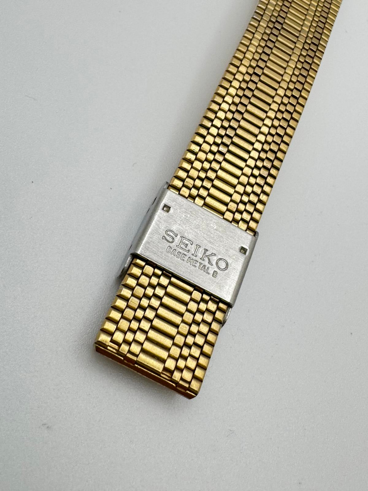 Vintage Seiko Quartz Men’s Watch – 26mm Gold Rectangular Case, Black Dial