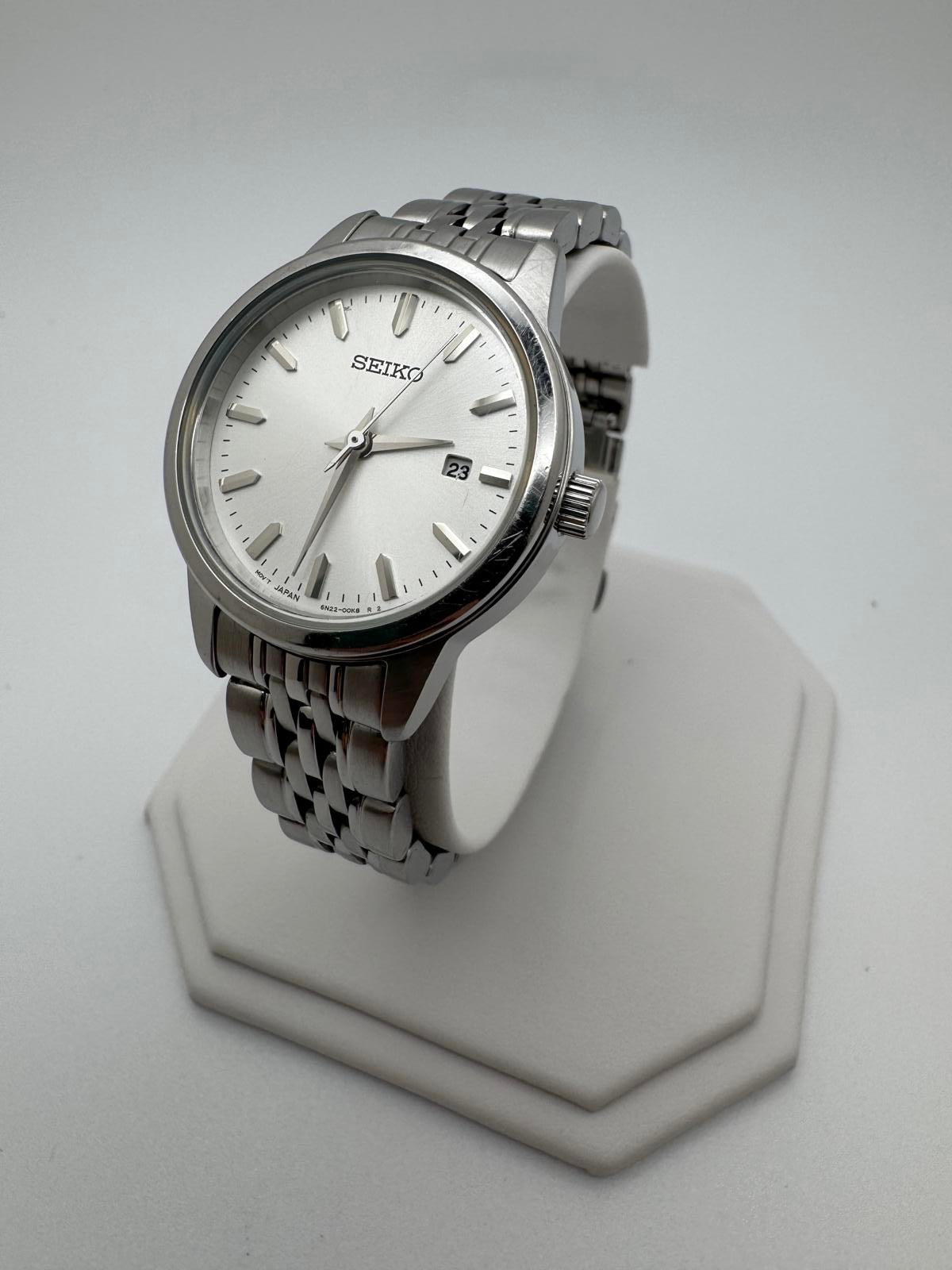 Vintage Seiko Women’s Stainless Steel Watch 28mm Silver Dial Date Japan Quartz