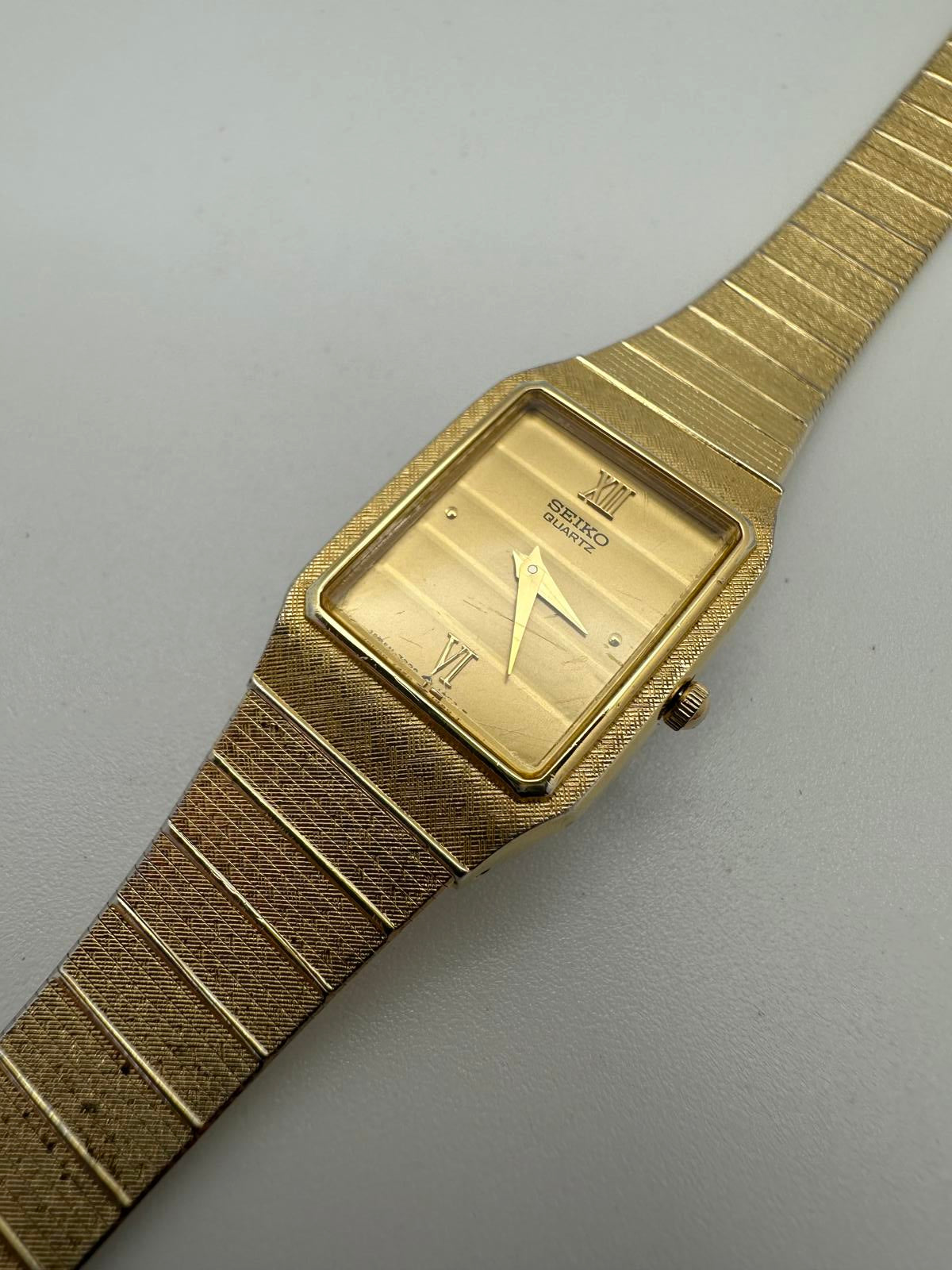 Women’s Seiko Gold Quartz – 17mm Textured Case, Stripe Dial | Hole Watch Co