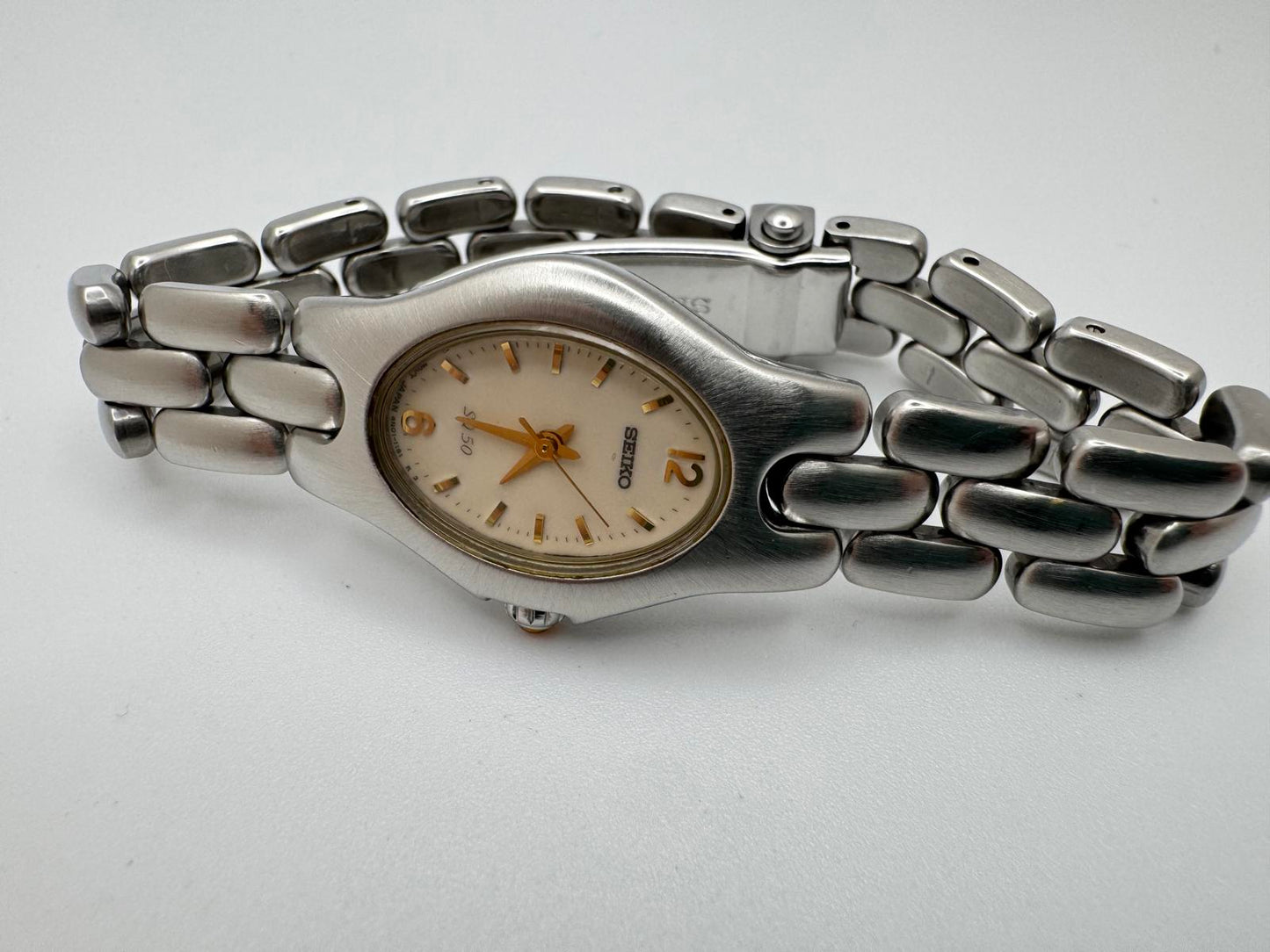 Seiko Vivace SQ50 Women’s Watch, 21mm Stainless Steel, Glow Dial, Vintage Quartz