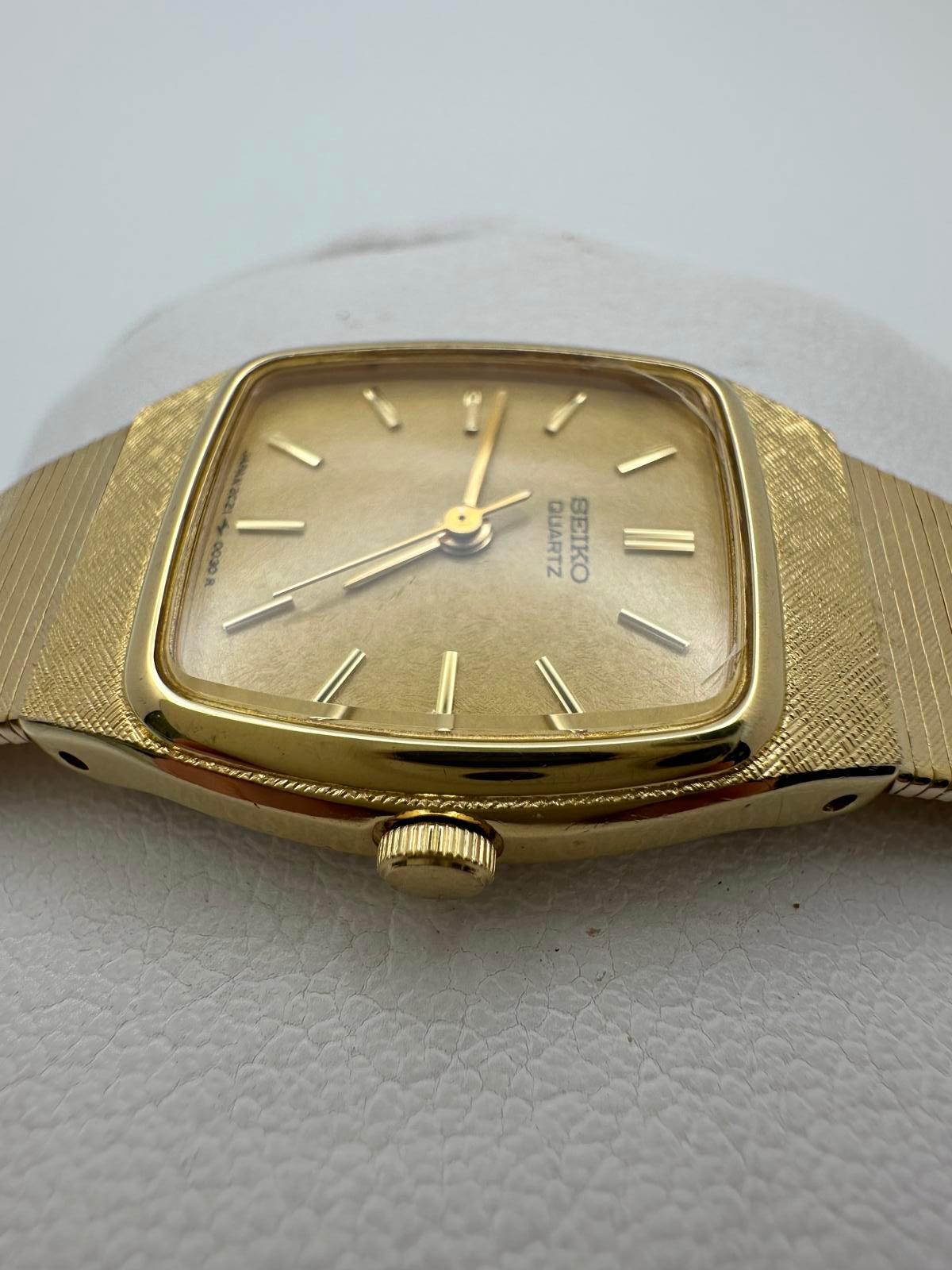 Vintage Seiko Quartz Women’s Watch – Gold Tone – 18mm – New Battery – Running