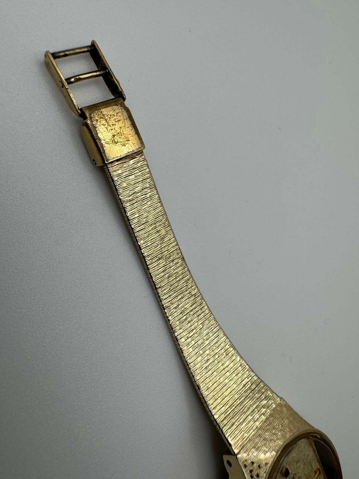 Vintage Seiko Mechanical Watch – 23mm Gold Tone, Textured Dial, Manual Wind
