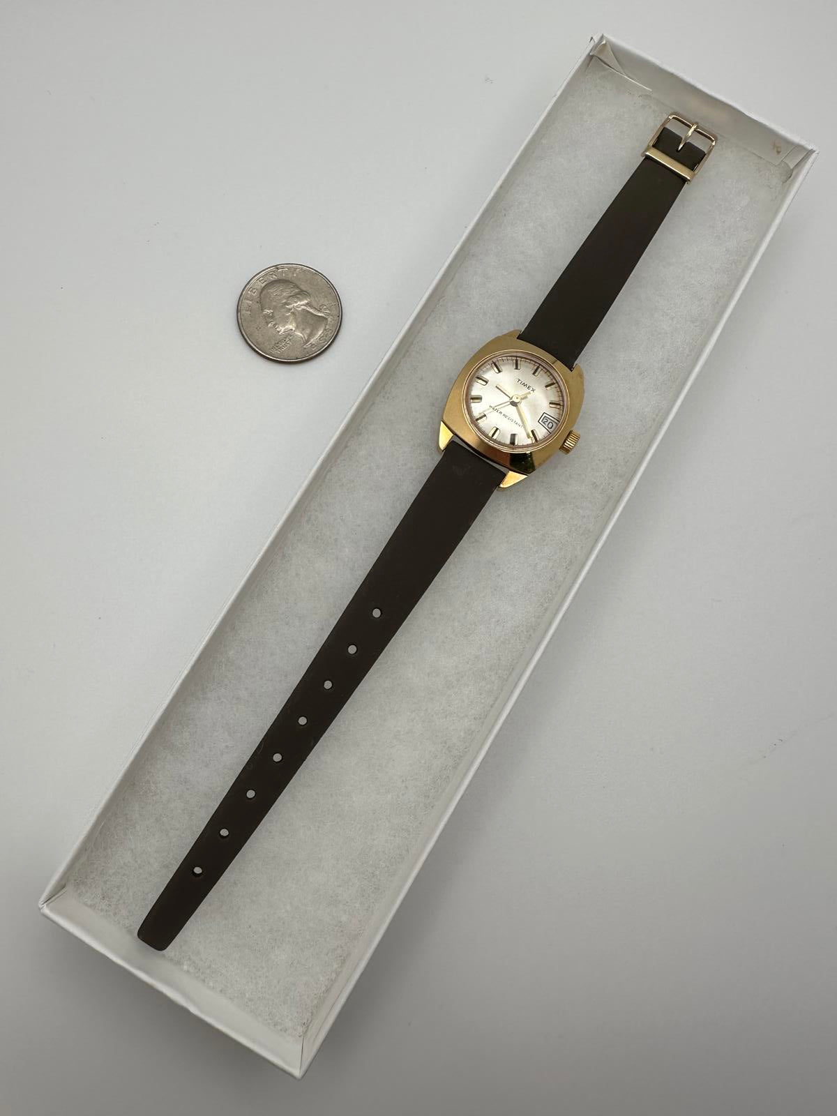 70's Vintage Timex Gold-Tone Watch – 24.5mm Case | Date Window | Water Resistant