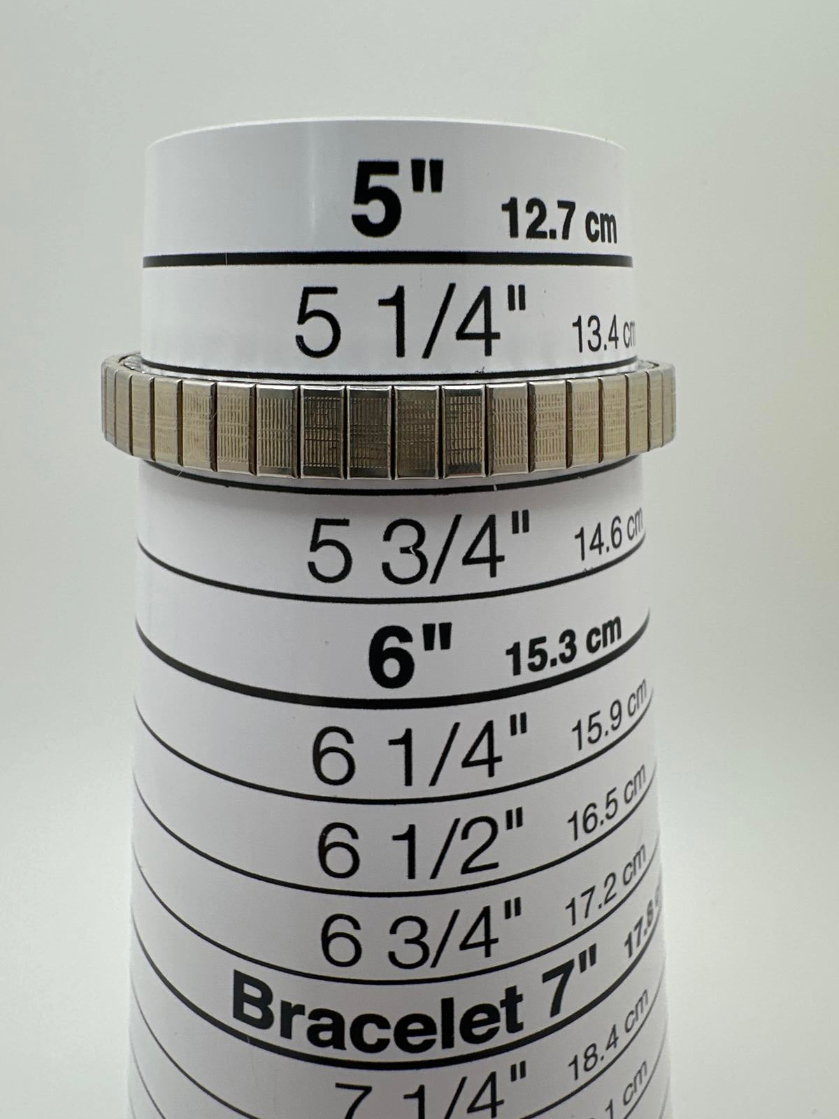 Vintage Elgin Women’s Quartz Watch Petite Gold Tone Stretch Band New Battery