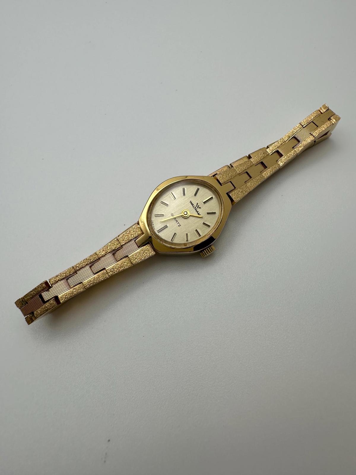 Vintage Waltham Women’s Quartz Watch Gold Tone Oval 1980s Japan Movement Retro