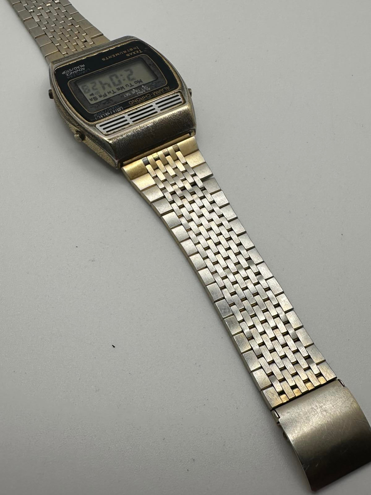 Vintage Texas Instruments Digital Alarm Chrono Watch Gold Tone 34mm 1970s-1980s