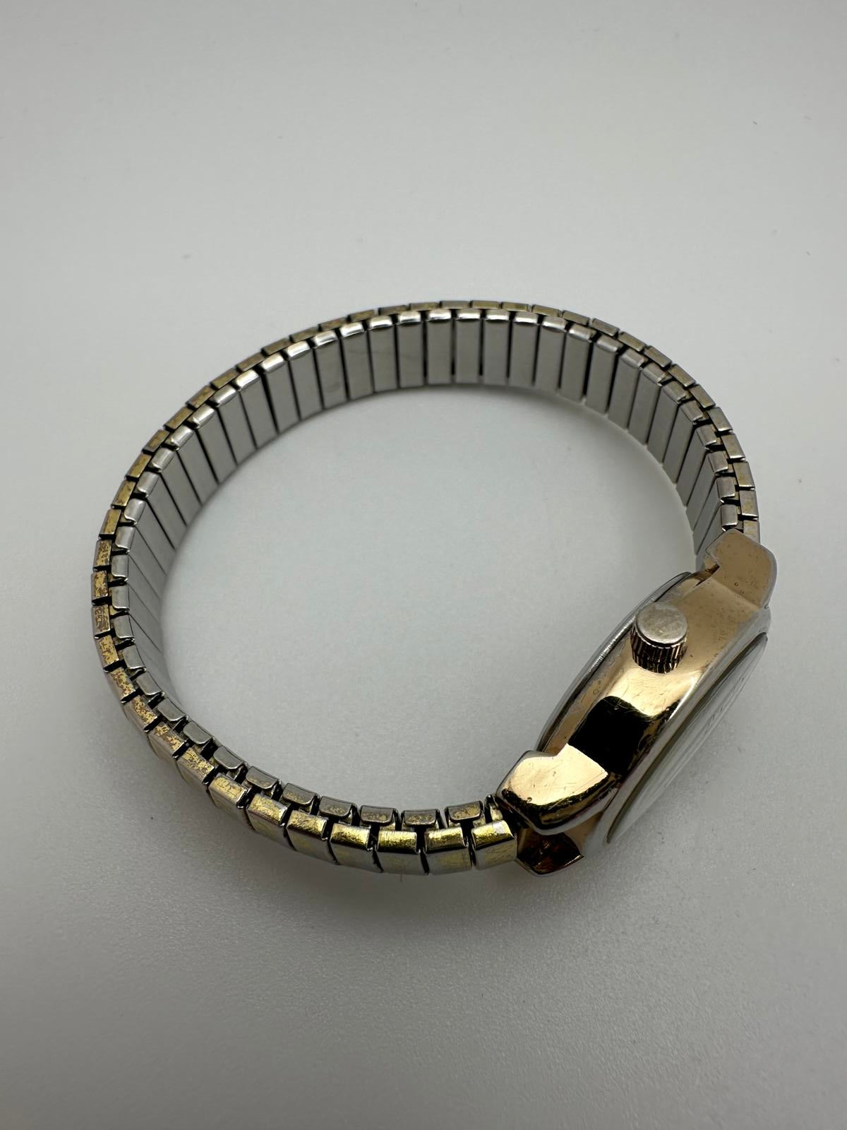 Vintage Oval Women’s Quartz Watch with Expansion Band – Fresh Battery