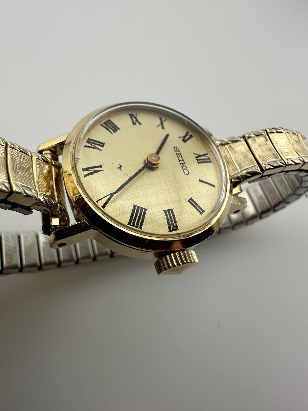 Vintage Seiko Women’s Automatic Watch Gold Roman Dial Petite 1970s