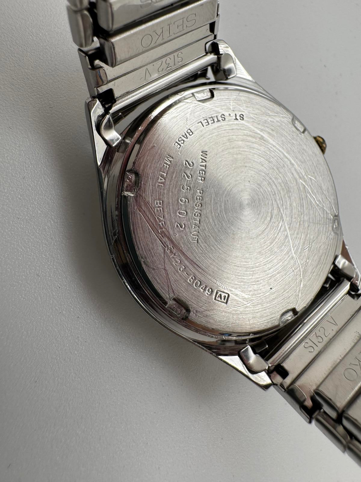 Seiko 5Y23 Quartz Day-Date Men’s Watch Two-Tone 35mm Japan — AS-IS