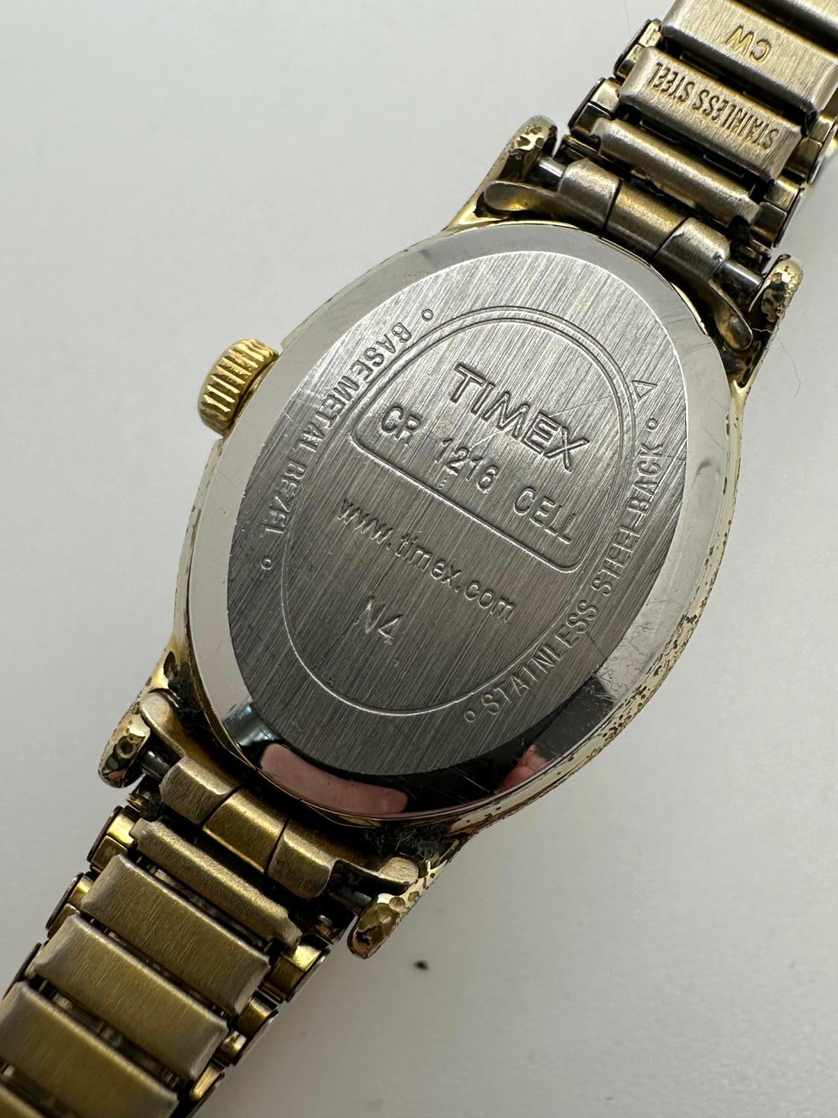 Vintage Timex Women’s Gold Tone Watch | 18mm | Fresh Battery | Stretch Band