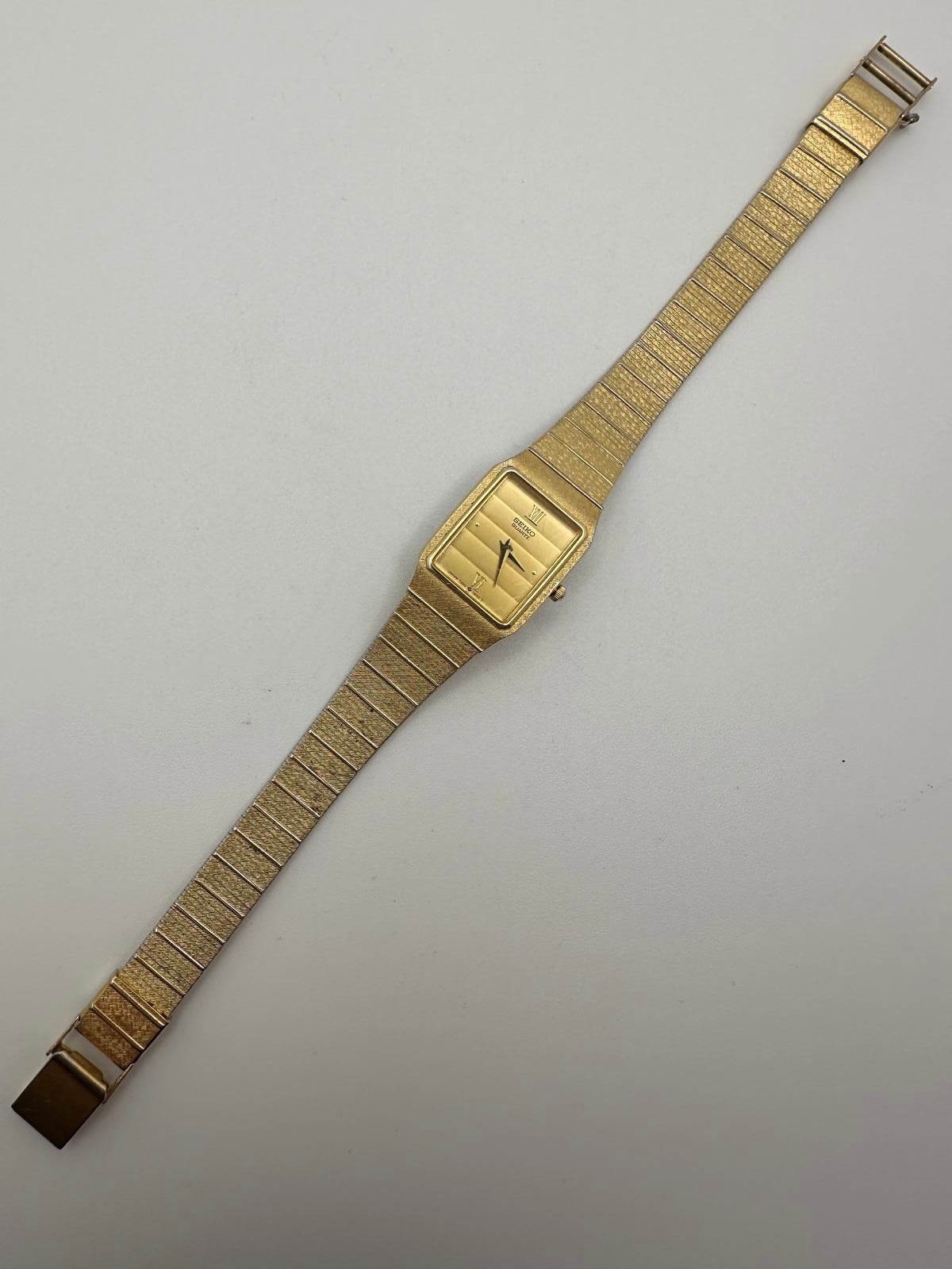 Women’s Seiko Gold Quartz – 17mm Textured Case, Stripe Dial | Hole Watch Co