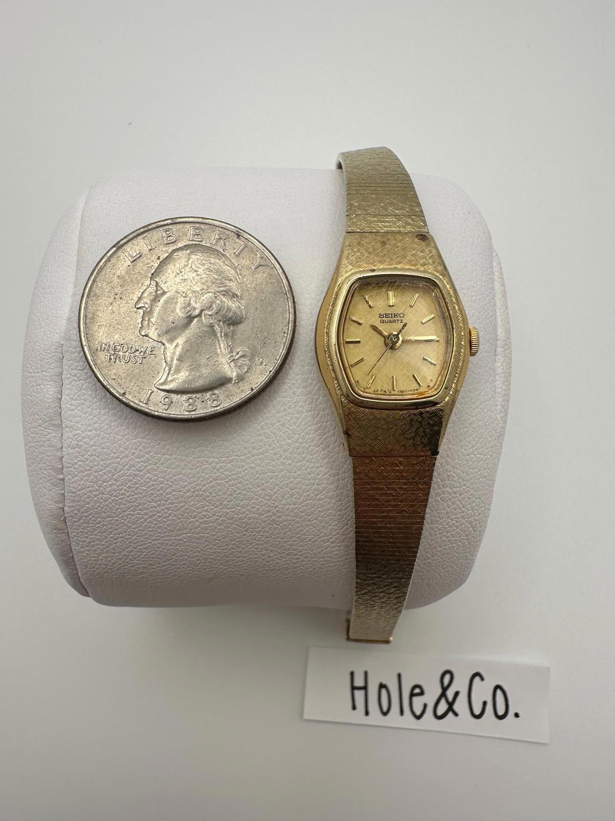 Vintage Seiko Quartz Women’s Watch 17mm – Gold Tone 4N01 – Petite 1980s 1990s