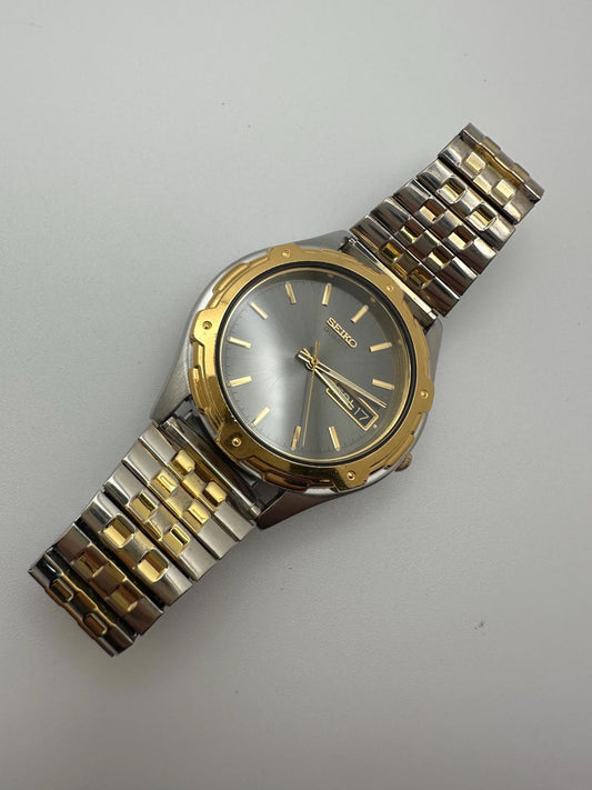 Vintage 90s Seiko Quartz Watch Two-Tone 39mm Stretch Band Grey Sunburst Day-Date