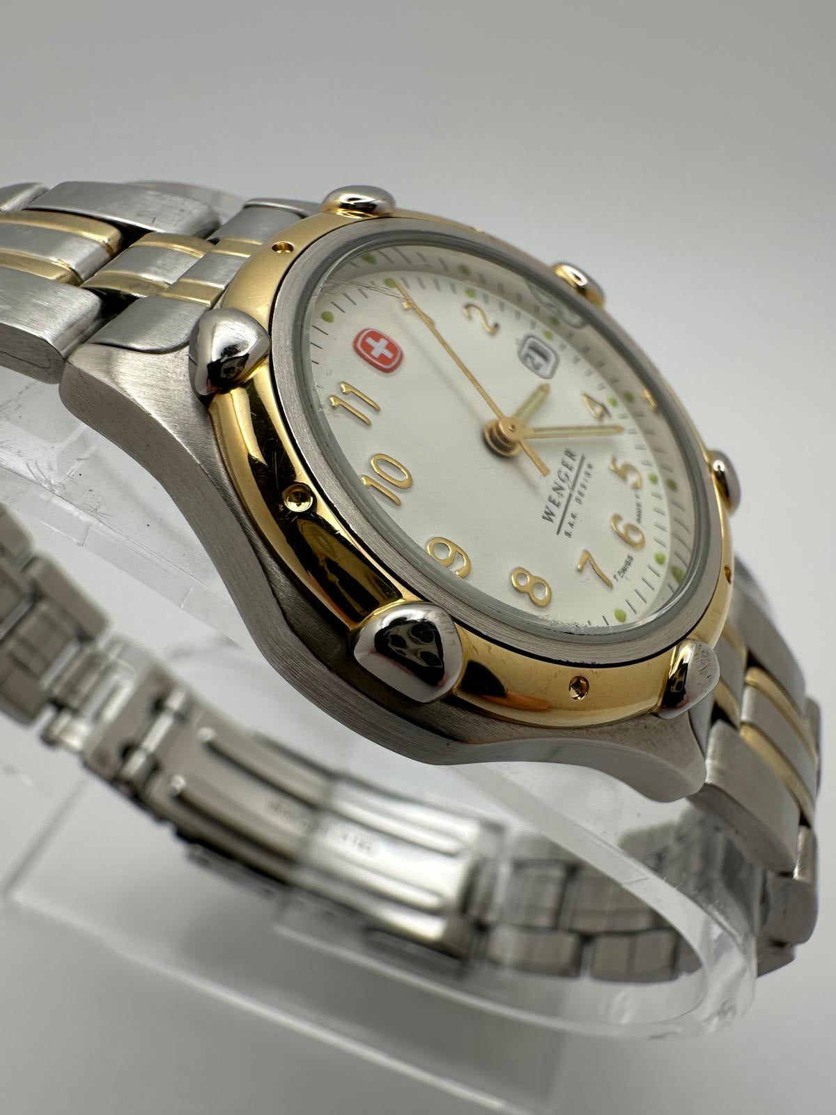 Wenger S.A.K. Design Women’s 32mm Two Tone Watch Swiss Made 100M New Battery