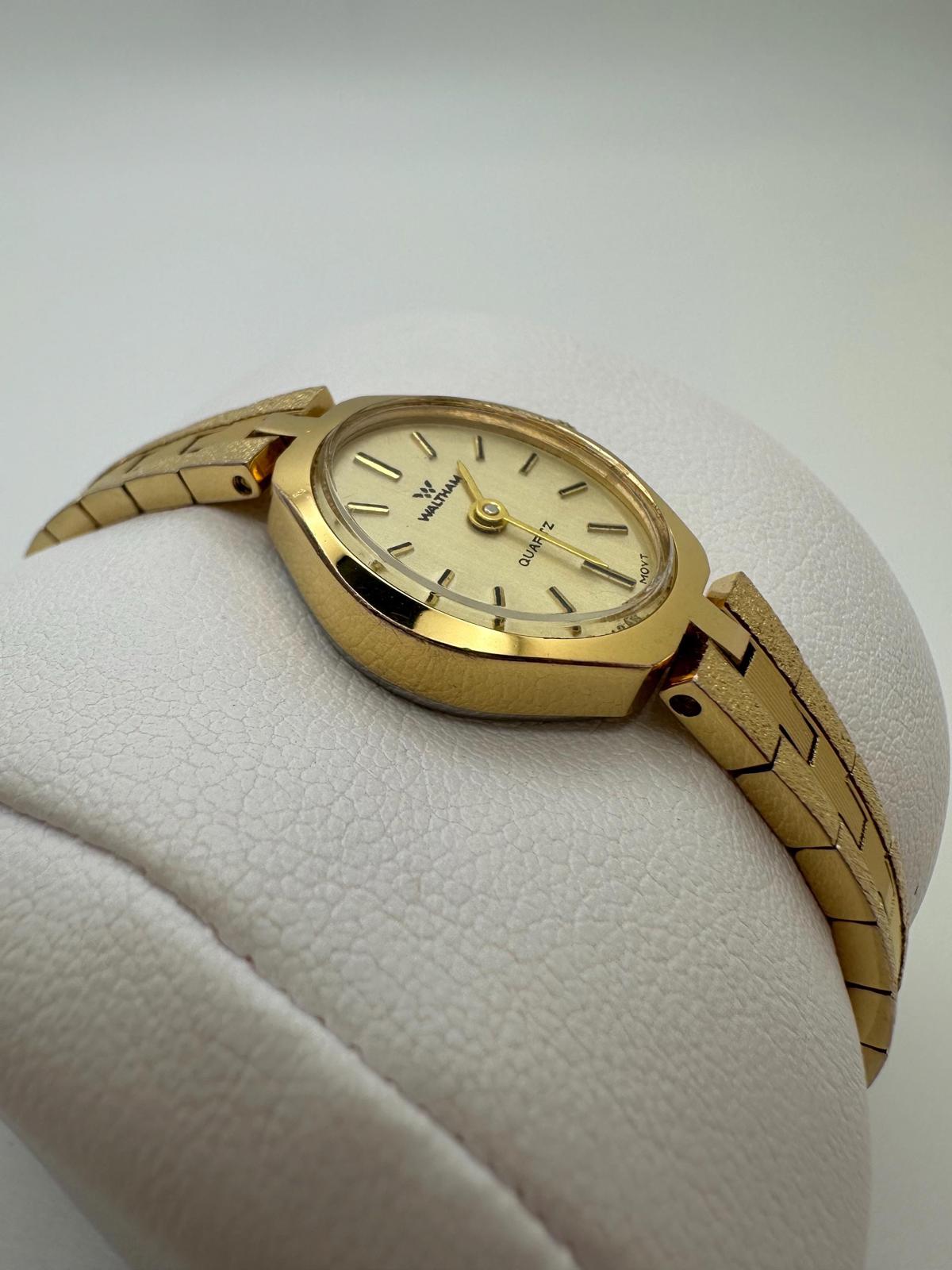 Vintage Waltham Women’s Quartz Watch Gold Tone Oval 1980s Japan Movement Retro