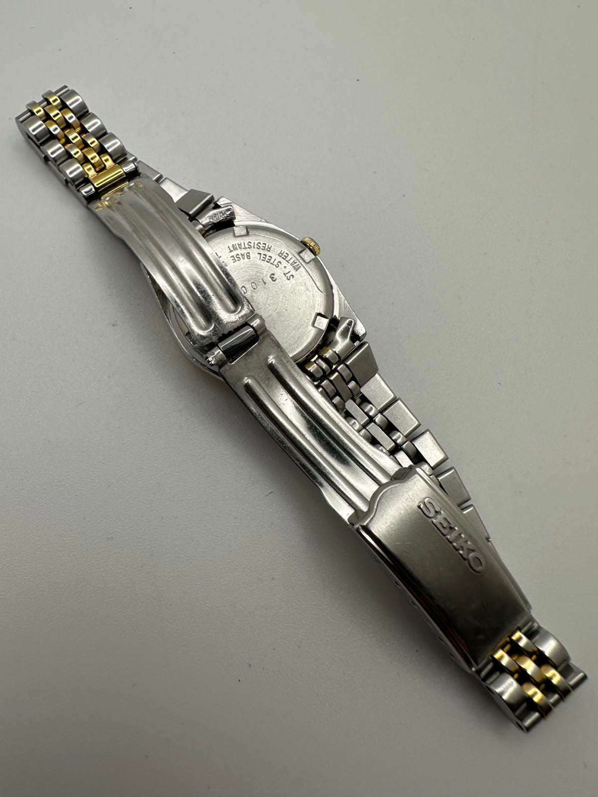 Vintage Seiko Women’s Quartz Watch University of Wisconsin Madison Gold 23mm