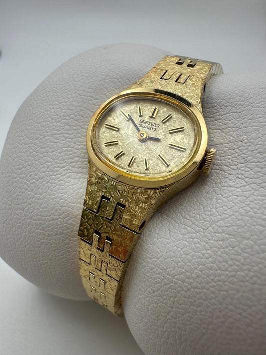 Vintage Seiko Quartz 1400-7389 Gold-Tone Textured Bracelet Watch – 1980s