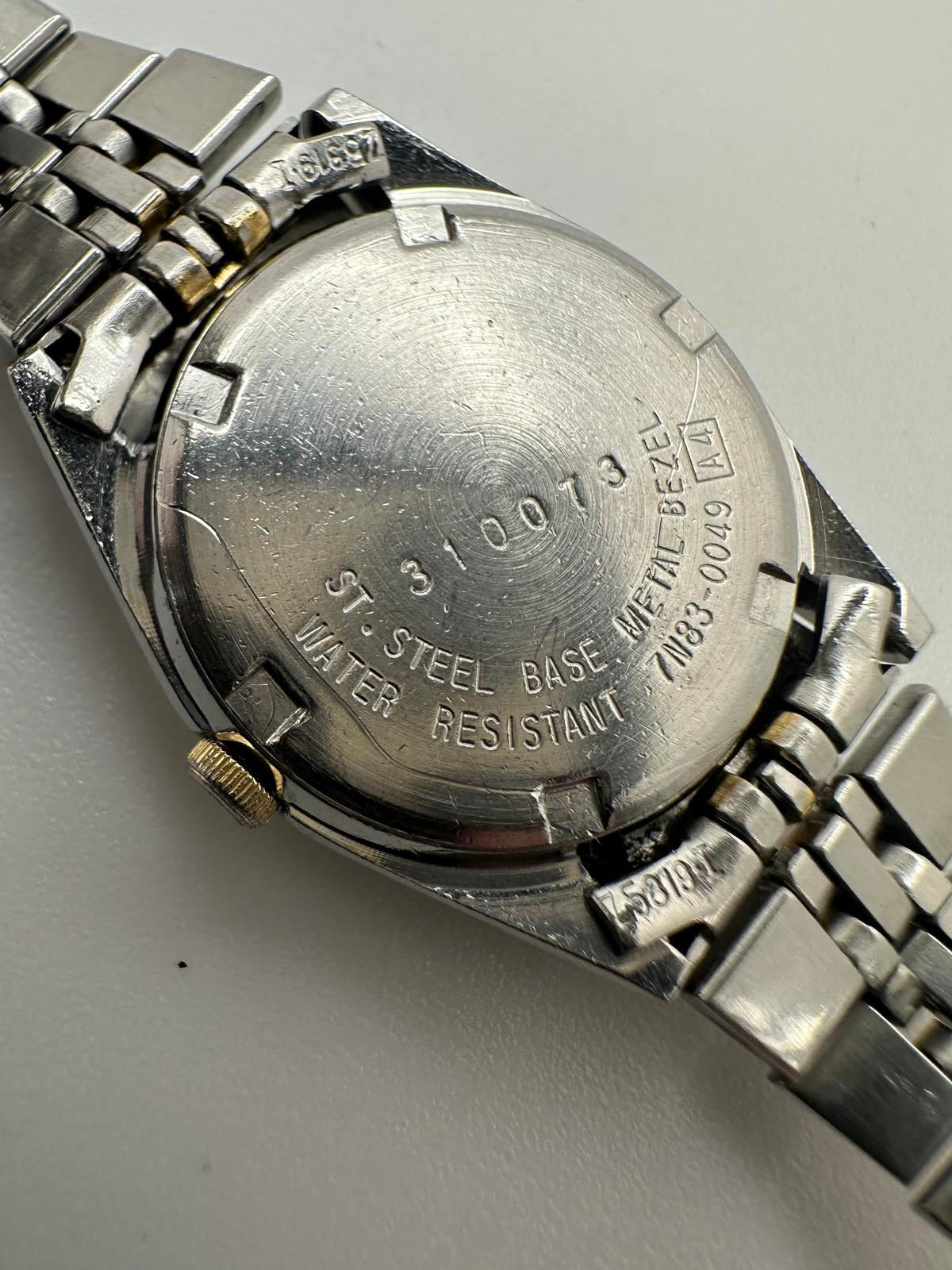 Vintage Seiko Women’s Quartz Watch University of Wisconsin Madison Gold 23mm