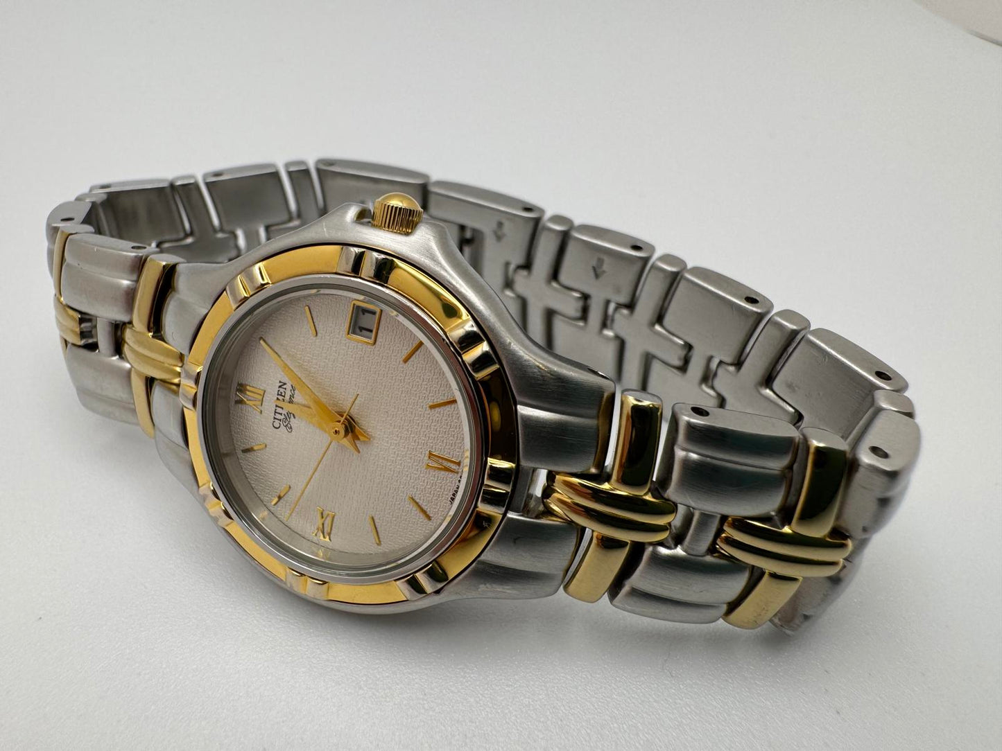 Citizen Elegance Women’s Two-Tone Quartz Watch – 23mm, Date, Fresh Battery