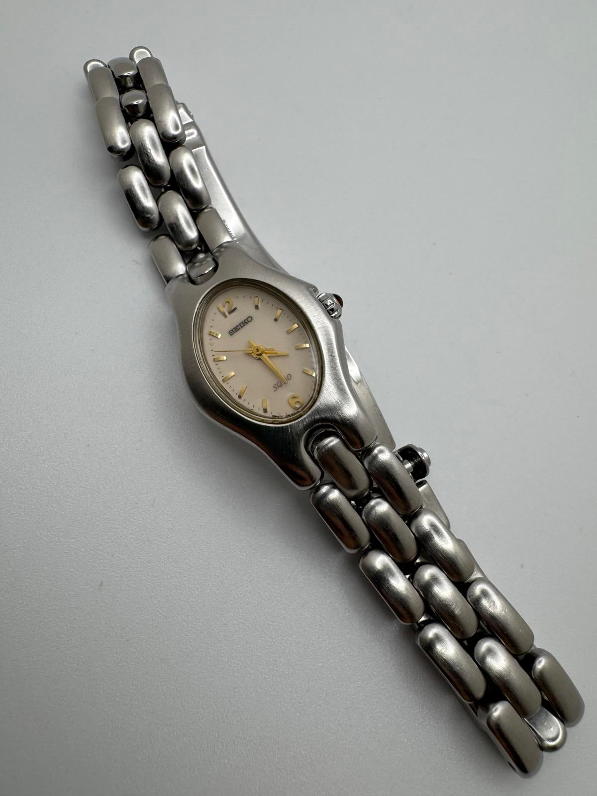 Seiko Vivace SQ50 Women’s Watch, 21mm Stainless Steel, Glow Dial, Vintage Quartz