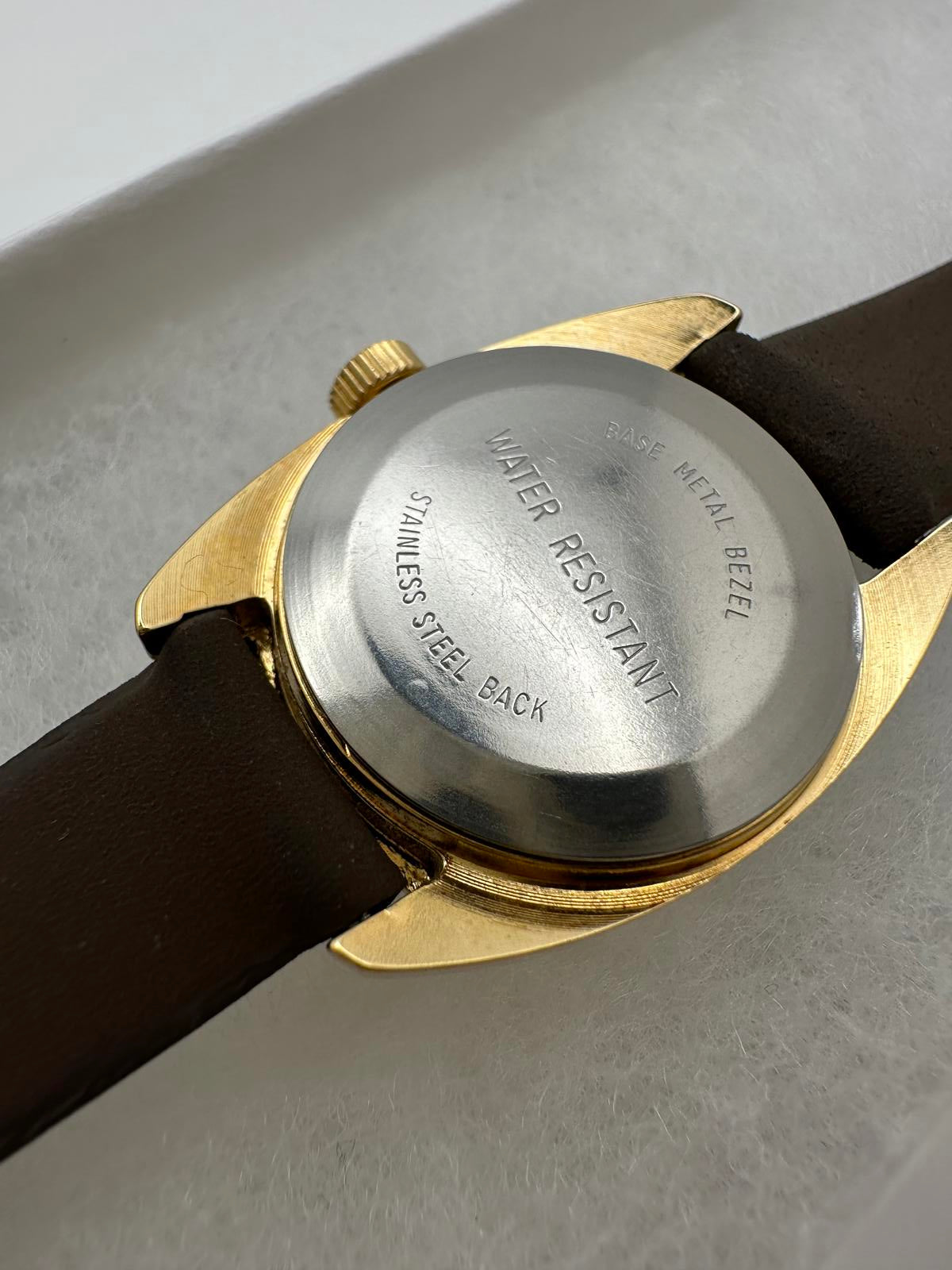70's Vintage Timex Gold-Tone Watch – 24.5mm Case | Date Window | Water Resistant