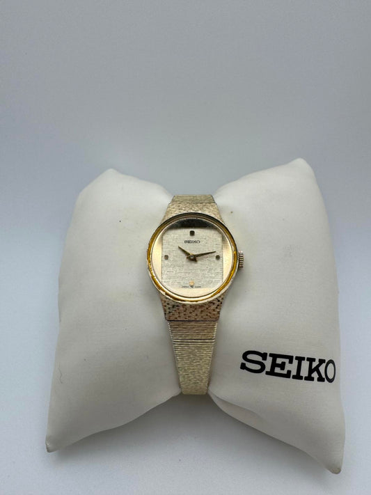 Vintage Seiko Mechanical Watch – 23mm Gold Tone, Textured Dial, Manual Wind