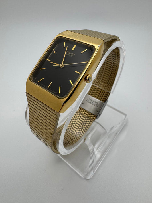 Vintage Seiko Quartz Men’s Watch – 26mm Gold Rectangular Case, Black Dial