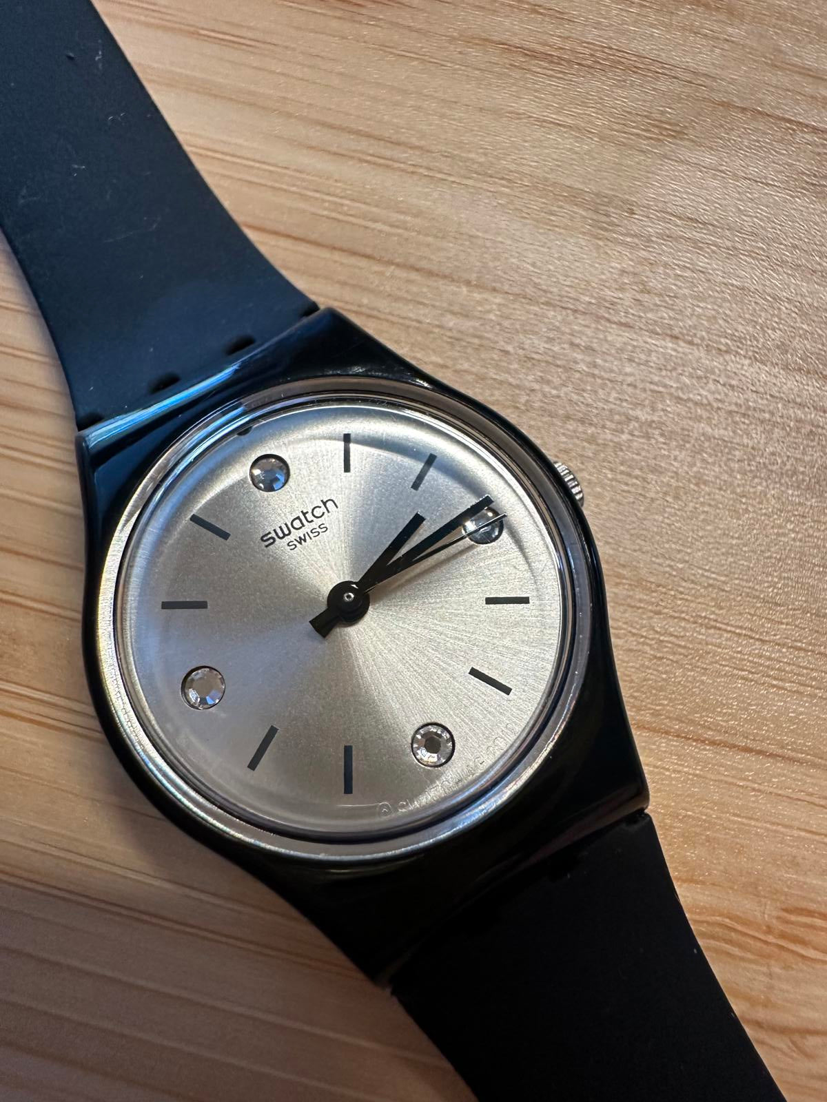 Swatch Swiss Made Quartz Watch 25mm Silver Dial Black Long Strap Vintage