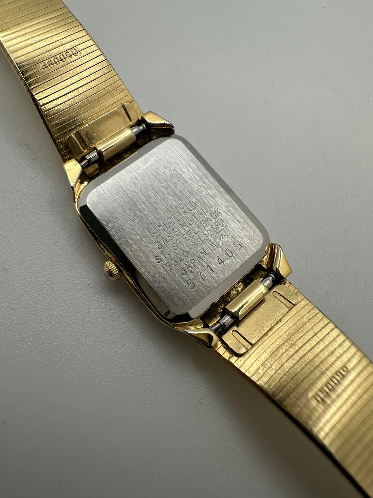 Women’s Seiko Gold Quartz – 17mm Textured Case, Stripe Dial | Hole Watch Co