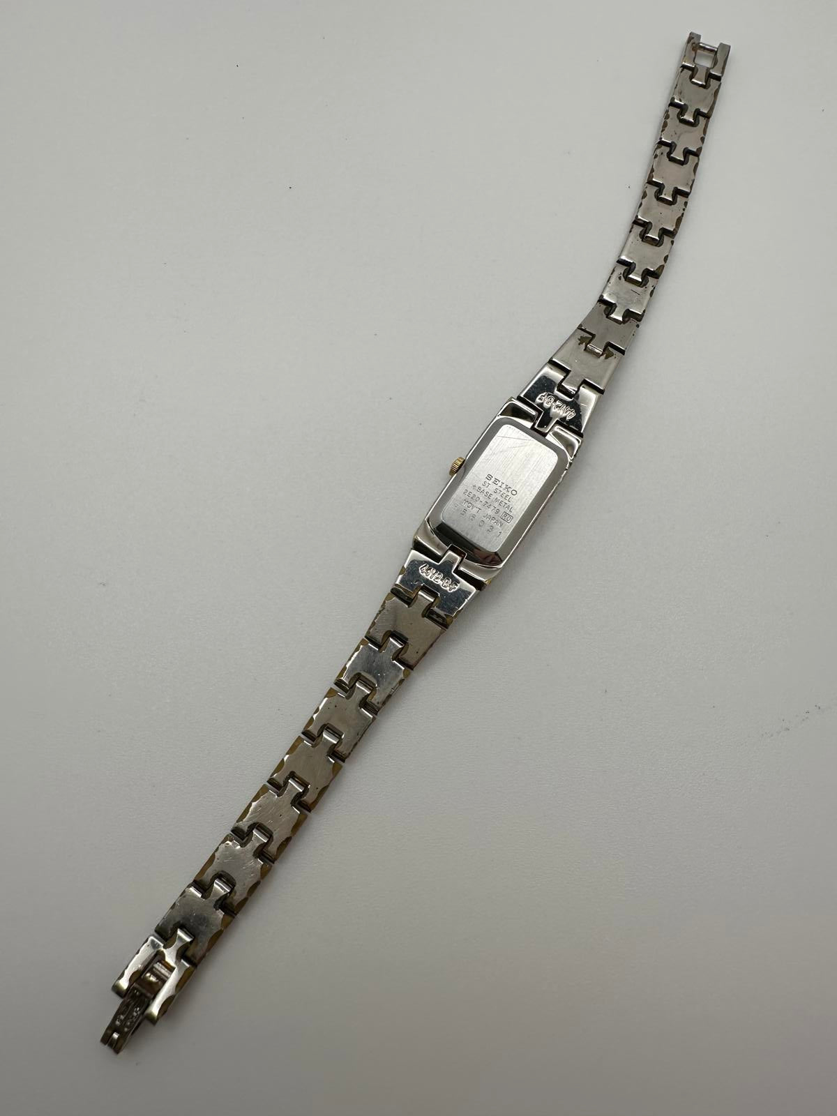 Seiko Women’s Rectangular Black Dial Watch – Two Tone – 13mm, Vintage Minimalist