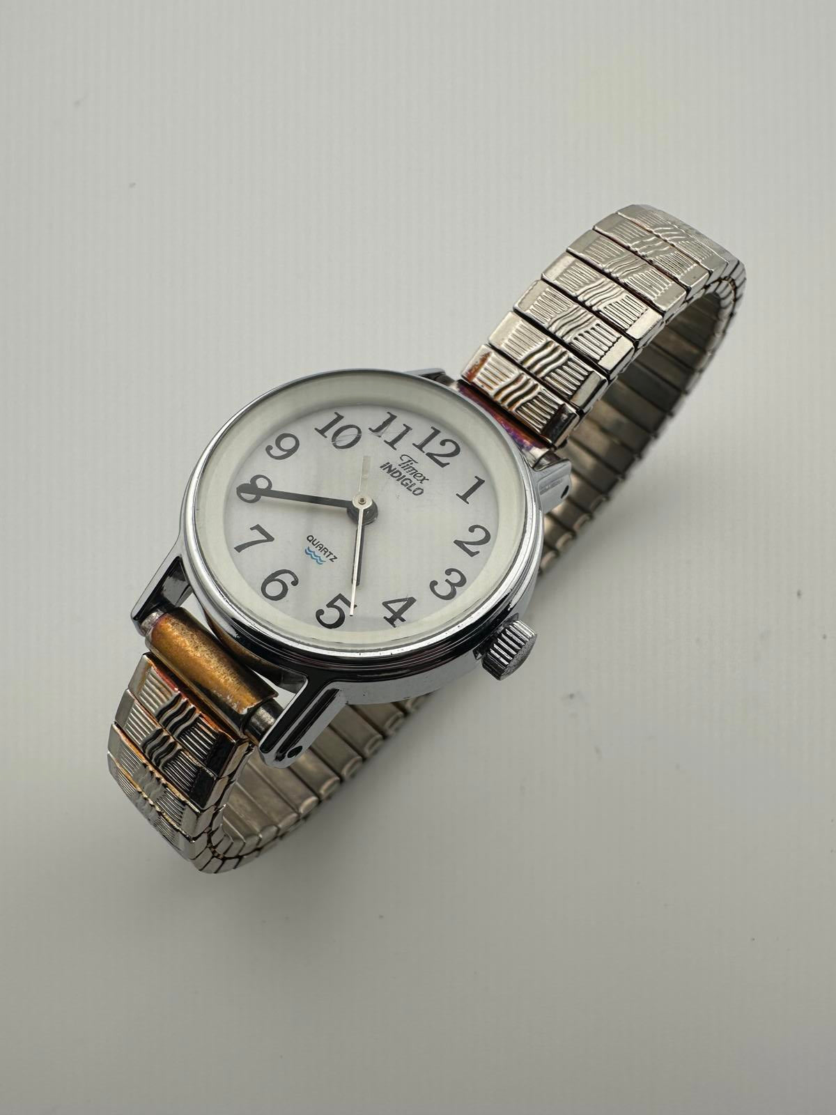 Vintage Timex Indiglo Women’s Quartz Watch Silver Dial 23mm