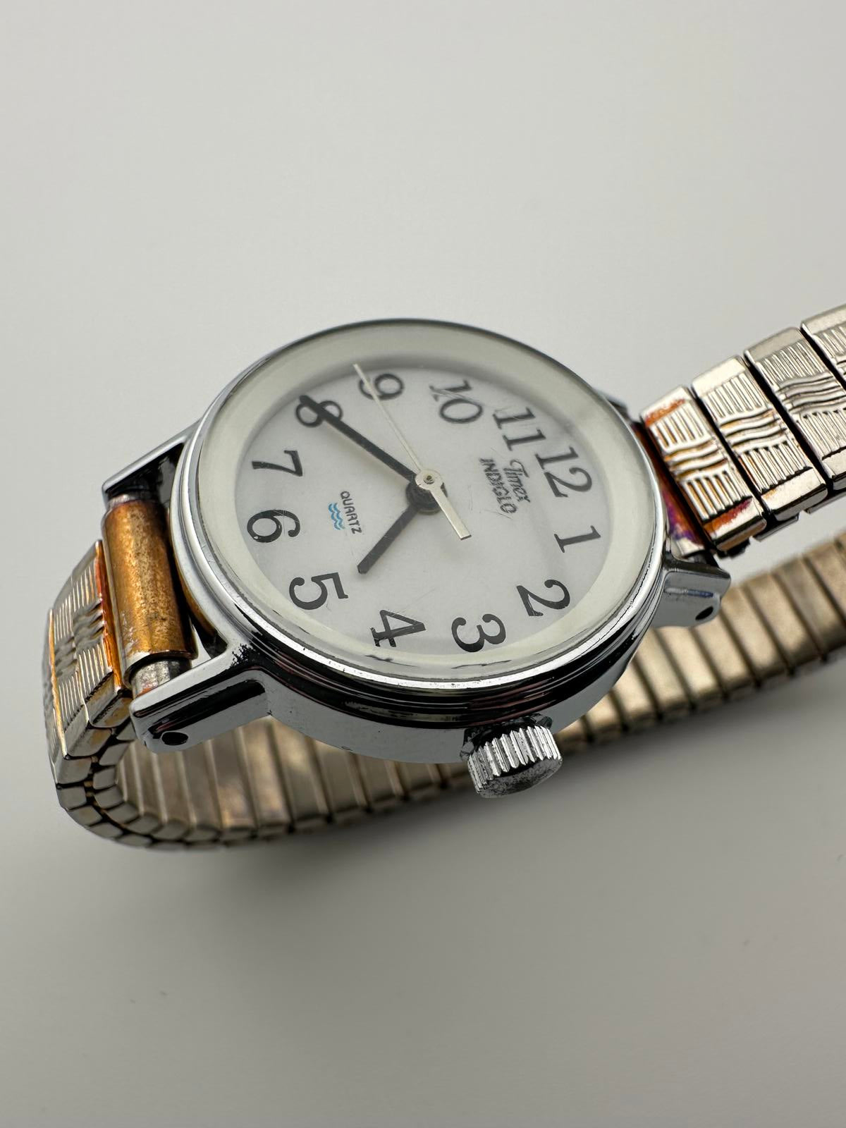 Vintage Timex Indiglo Women’s Quartz Watch Silver Dial 23mm