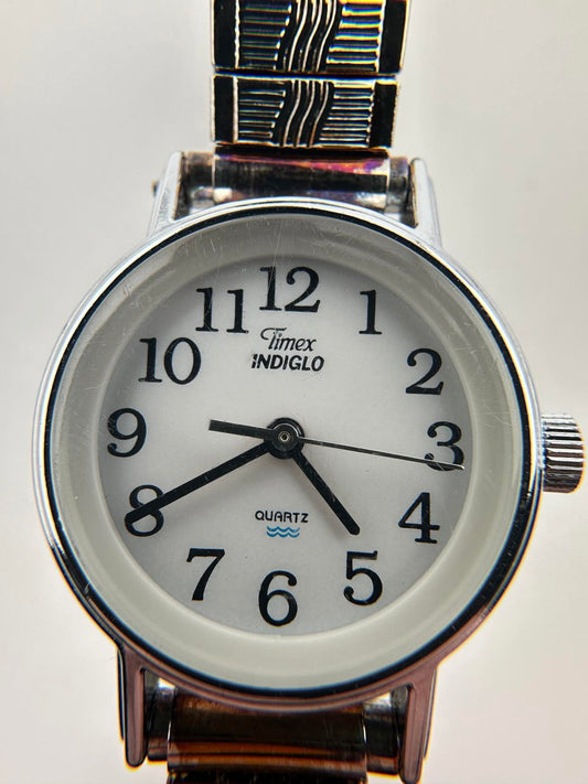 Vintage Timex Indiglo Women’s Quartz Watch Silver Dial 23mm